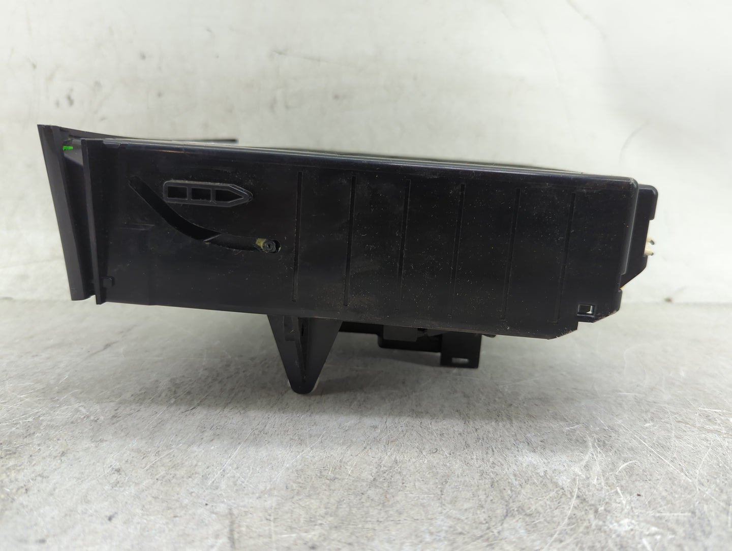 2006-2009 Mercedes-benz E350 Radio Cd Changer 1.61.072.50001|6326a - Oemusedautoparts1.com