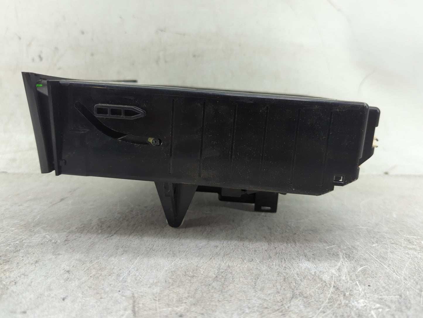 2006-2009 Mercedes-benz E350 Radio Cd Changer 1.61.072.50001|6326a - Oemusedautoparts1.com