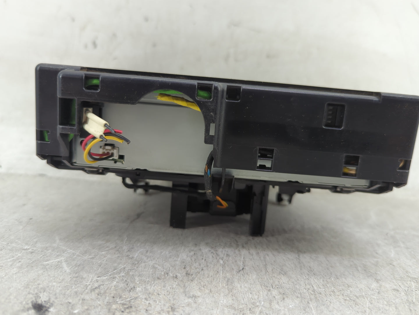 2006-2009 Mercedes-benz E350 Radio Cd Changer 1.61.072.50001|6326a - Oemusedautoparts1.com