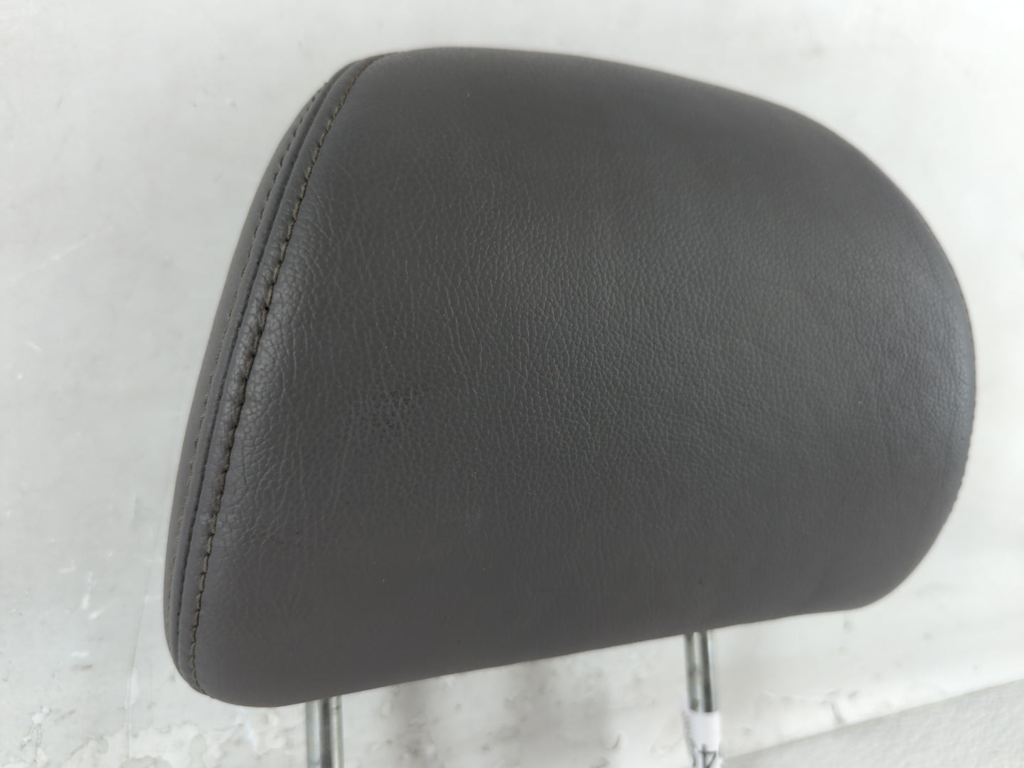 2007 Mercedes-Benz E63 Amg Headrest Head Rest Front Driver Passenger Seat Fits OEM Used Auto Parts - Oemusedautoparts1.com