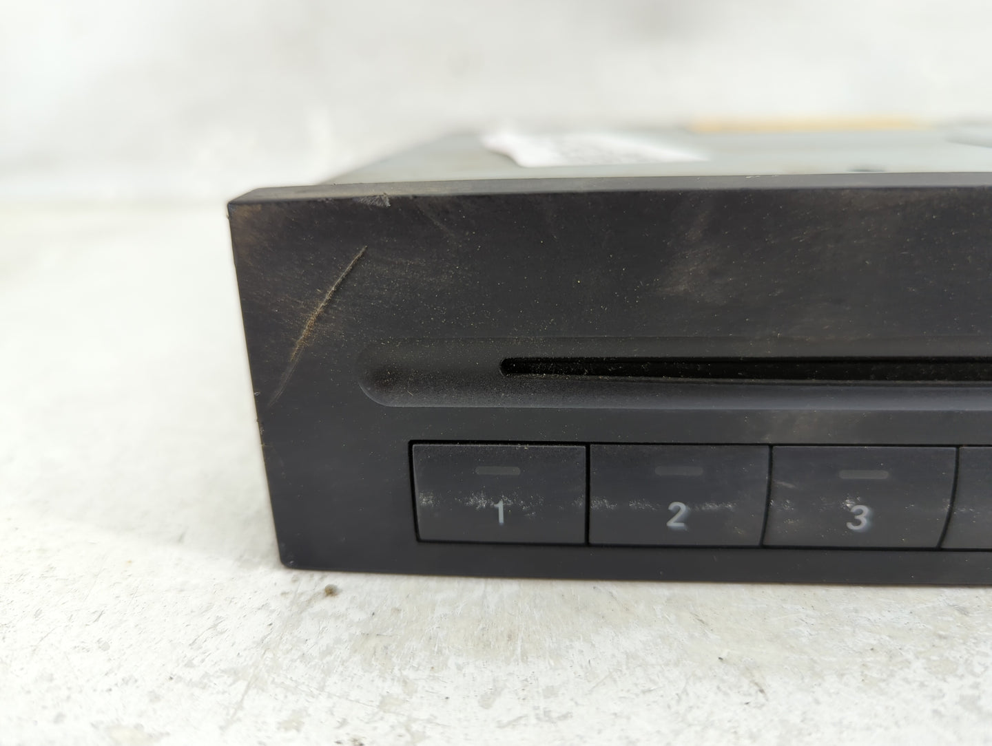 2007-2012 Mercedes-Benz Gl450 Radio AM FM Cd Player Receiver Replacement P/N:A 211 870 61 89 Fits OEM Used Auto Parts - Oemu