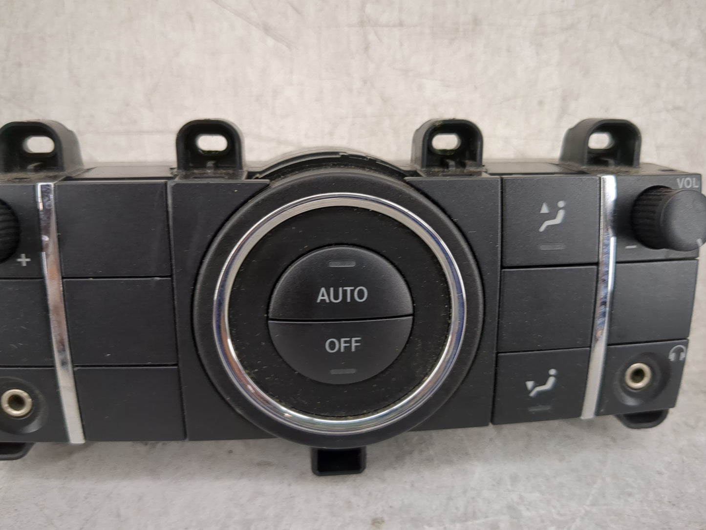 2007-2012 Mercedes-Benz Gl450 Climate Control Module Temperature AC/Heater Replacement P/N:A 164 820 95 89 Fits OEM Used Aut