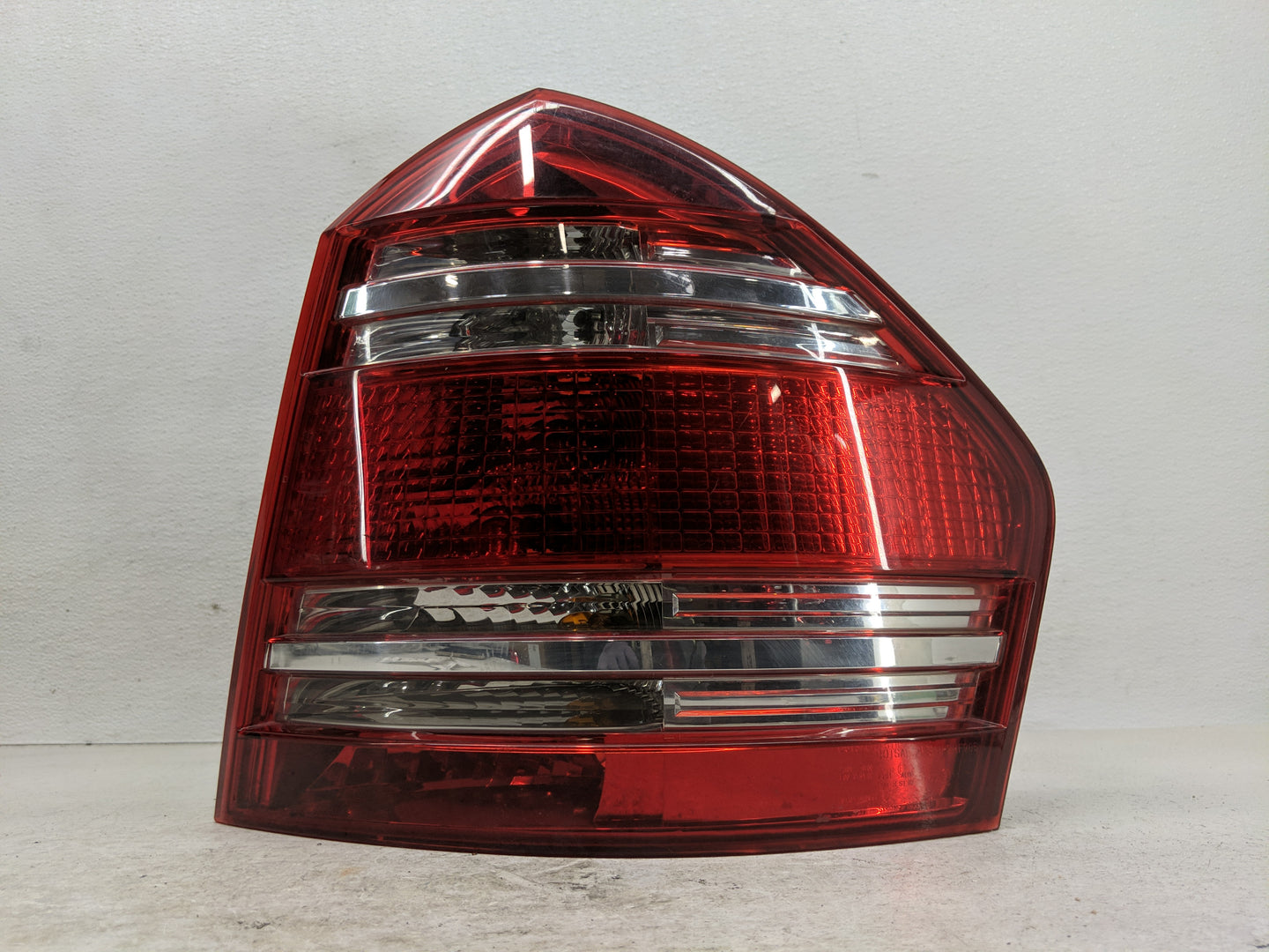 2008-2009 Mercedes-Benz Gl550 Tail Light Assembly Passenger Right OEM P/N:A 164 820 05 64 Fits Fits 2007 2008 2009 OEM Used 