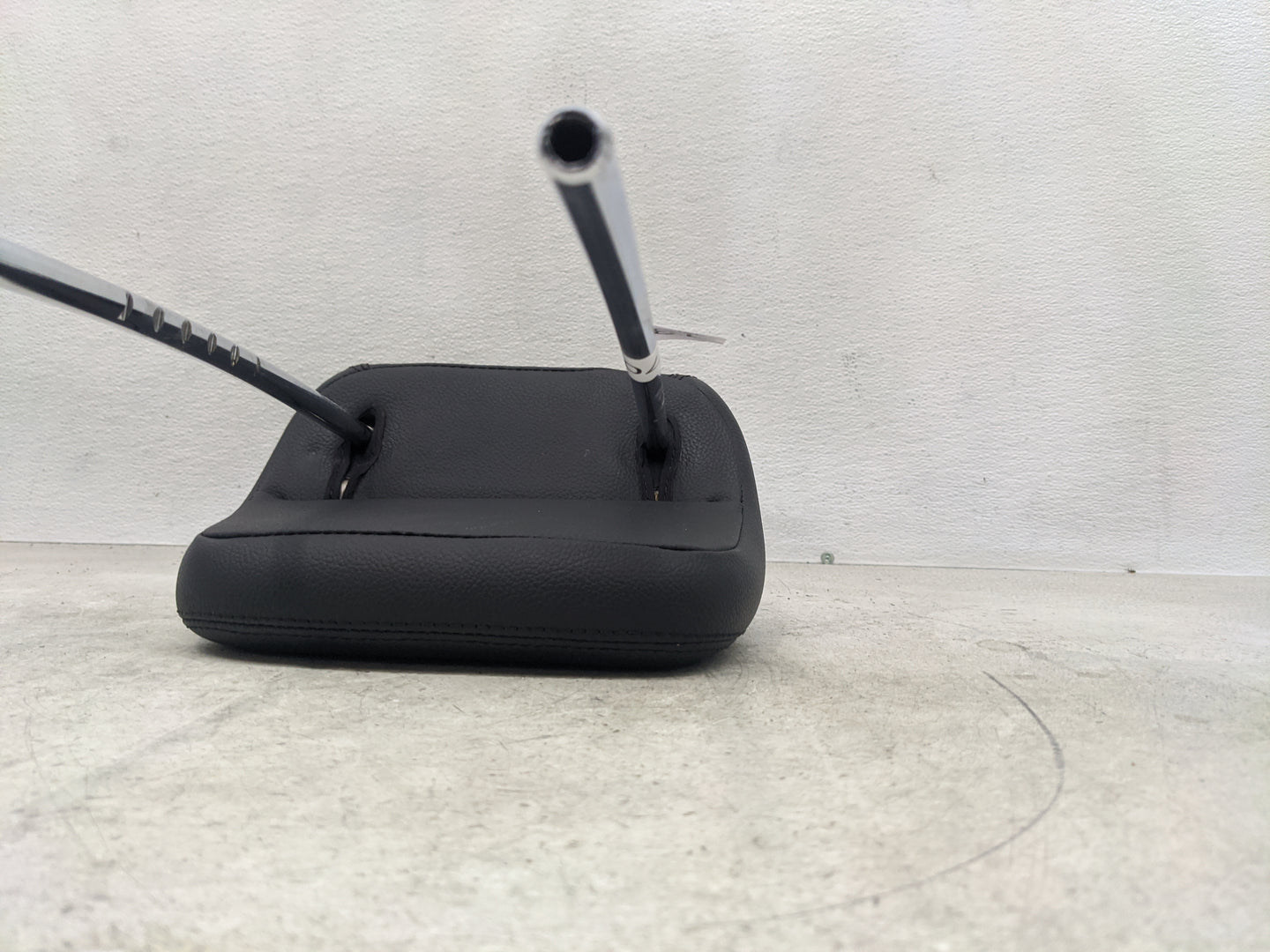 2006-2011 Mercedes-Benz Ml350 Headrest Head Rest Rear Seat Fits Fits 2006 2007 2008 2009 2010 2011 OEM Used Auto Parts - Oem