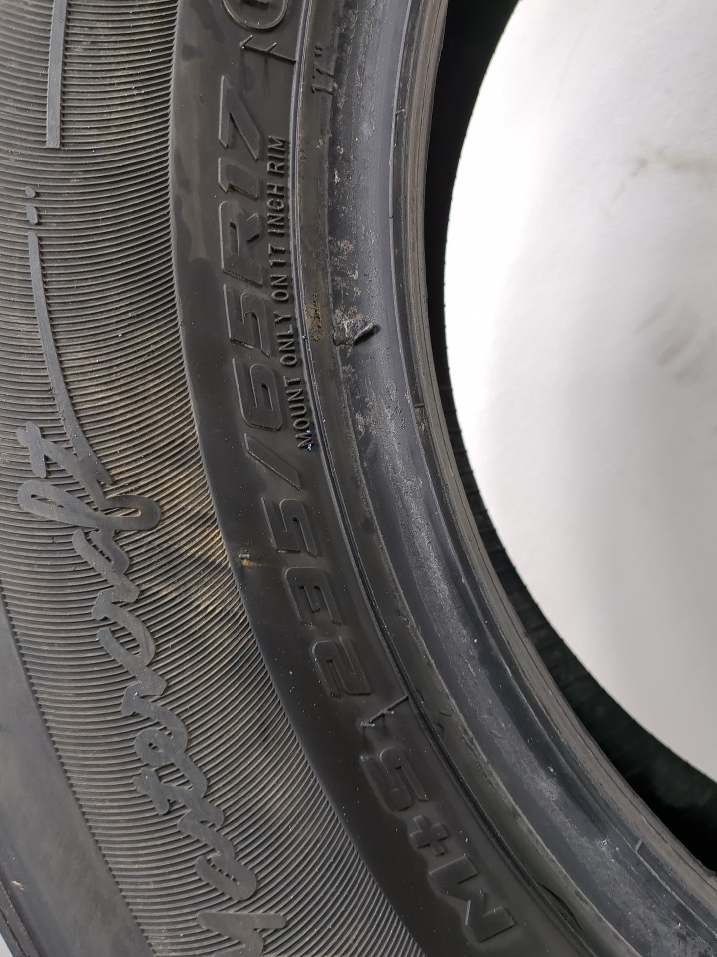 Used Tire 235/65R17 MASTERCRAFT SRT TOURING 104T - Tread Depth 7.5/32 - Oemusedautoparts1.com