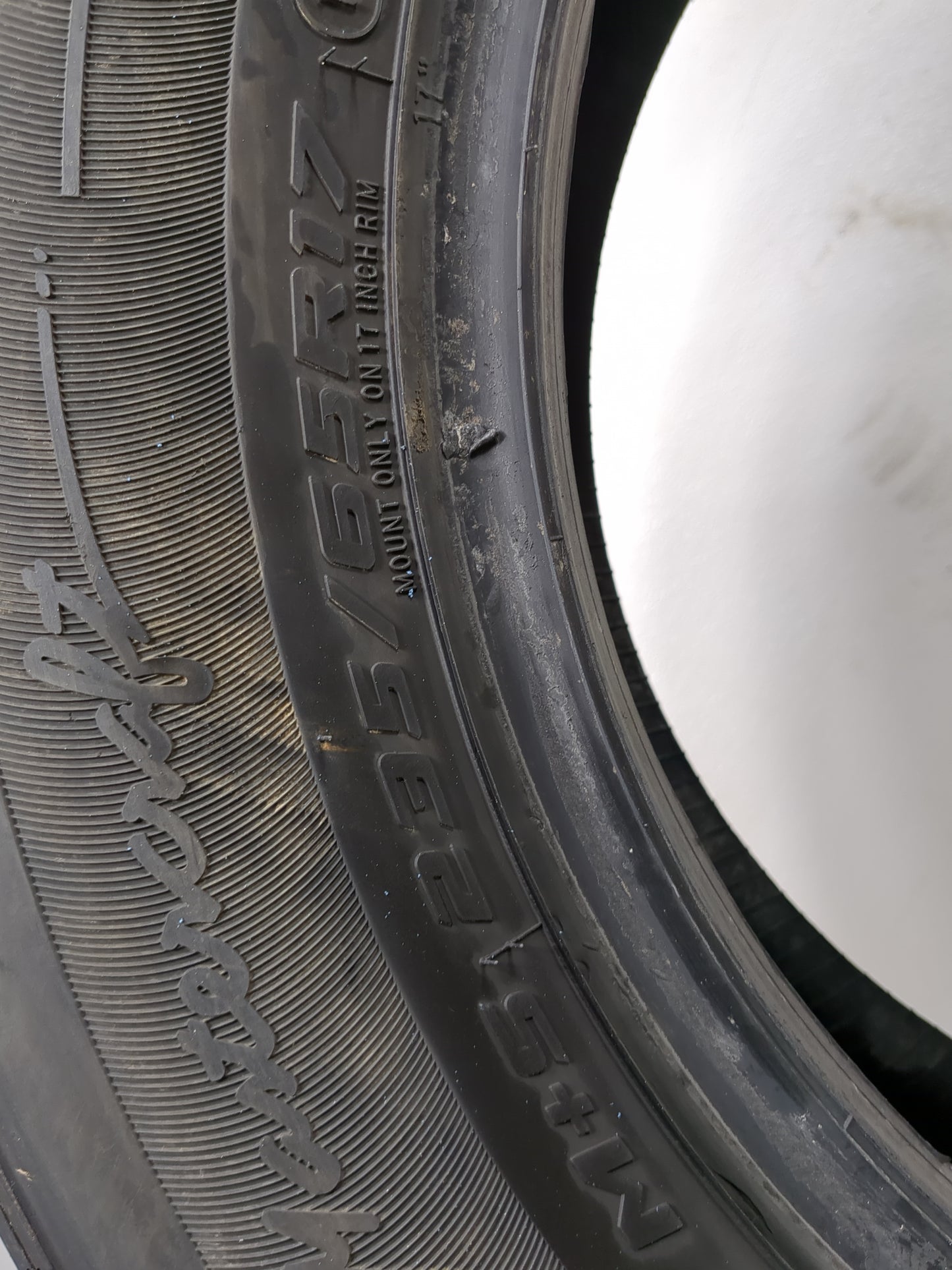 Used Tire 235/65R17 MASTERCRAFT SRT TOURING 104T - Tread Depth 7.5/32 - Oemusedautoparts1.com