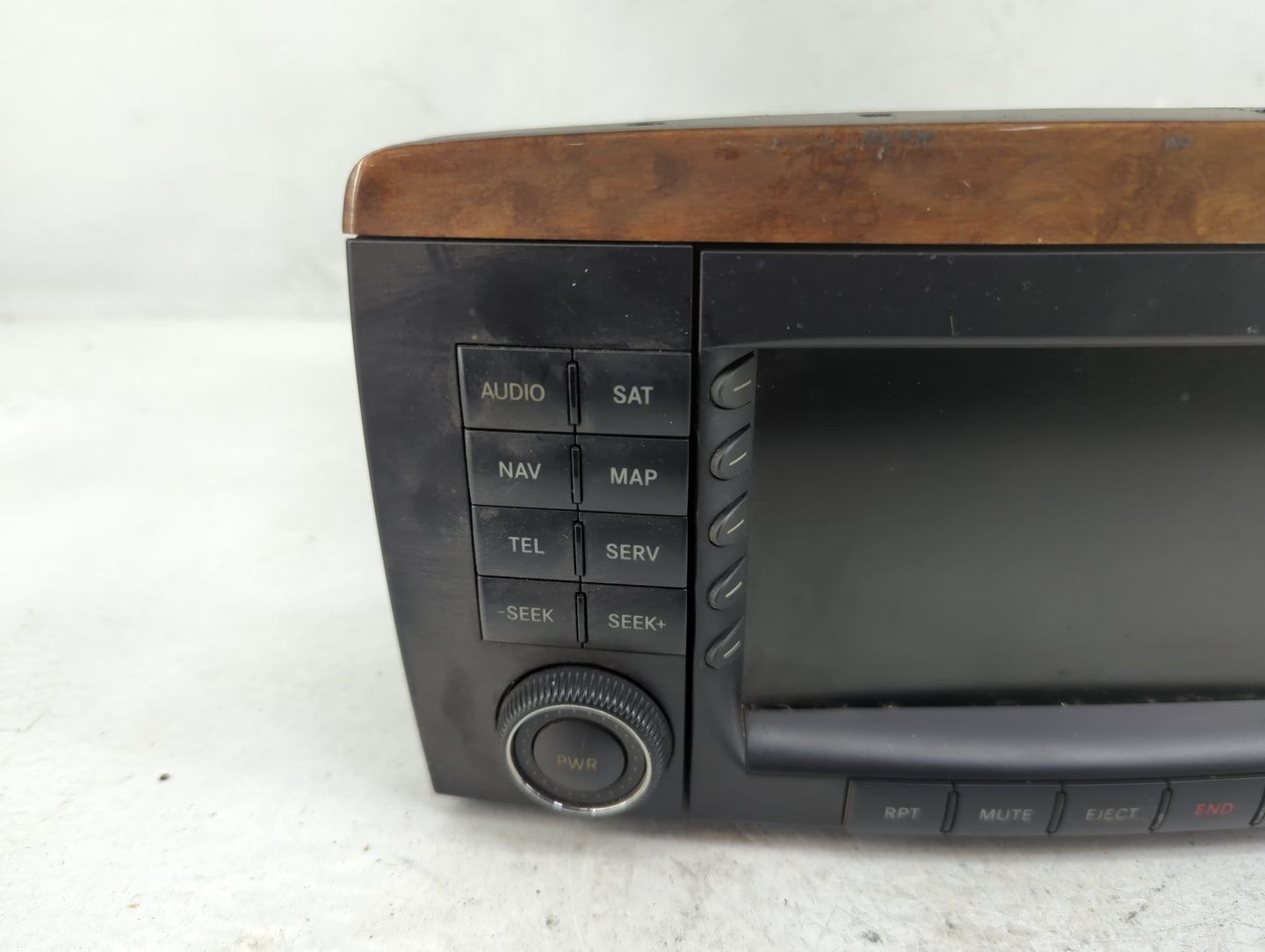 2006-2007 Mercedes-Benz R350 Radio AM FM Cd Player Receiver Replacement P/N:A2518703589 Fits Fits 2006 2007 OEM Used Auto Pa