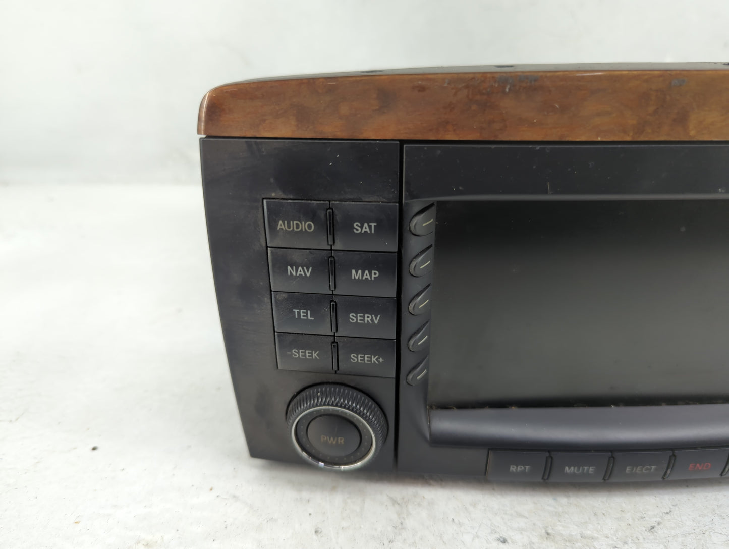 2006-2007 Mercedes-Benz R350 Radio AM FM Cd Player Receiver Replacement P/N:A2518703589 Fits Fits 2006 2007 OEM Used Auto Pa