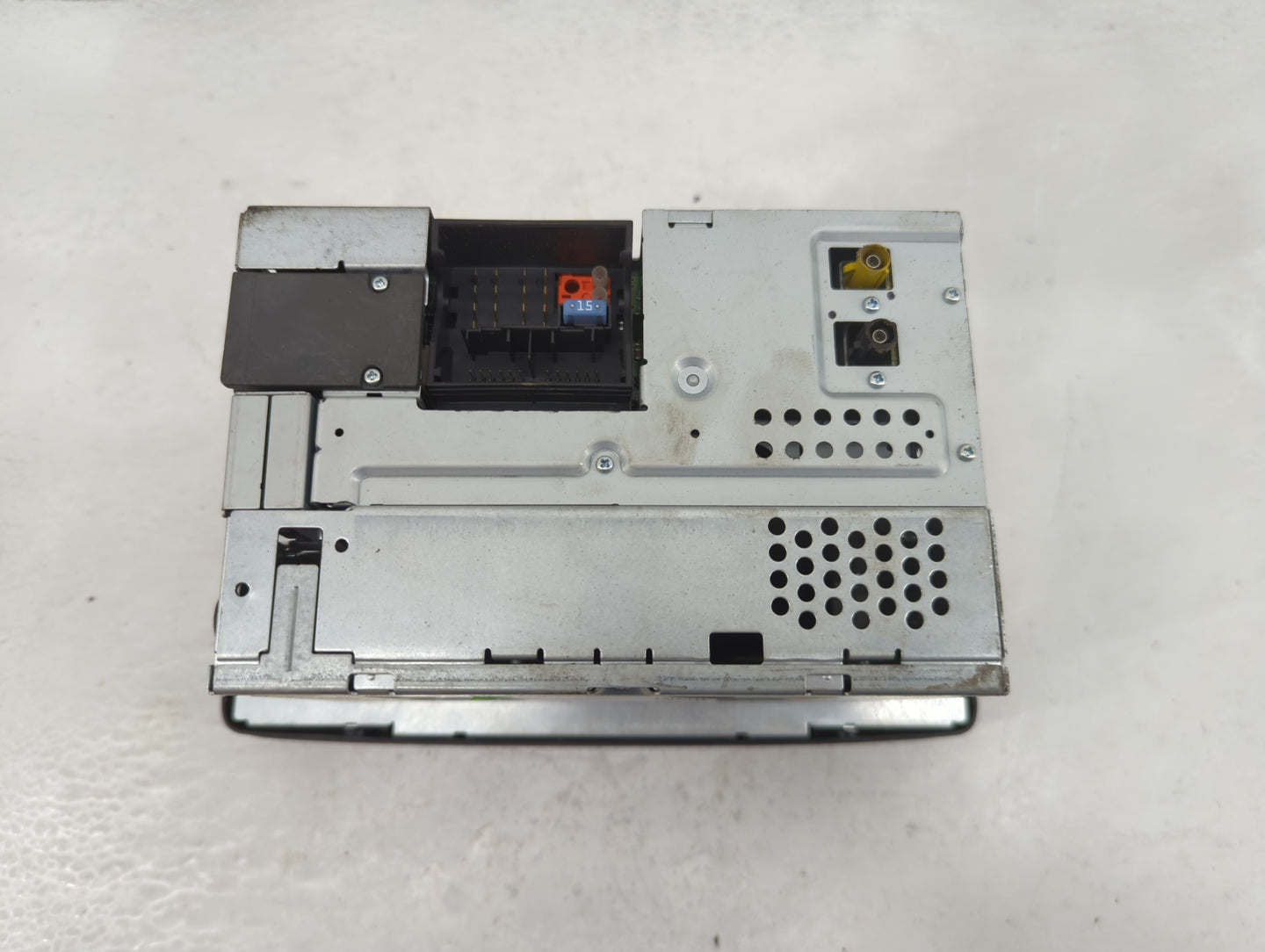 2006-2007 Mercedes-Benz R350 Radio AM FM Cd Player Receiver Replacement P/N:A2518703589 Fits Fits 2006 2007 OEM Used Auto Pa