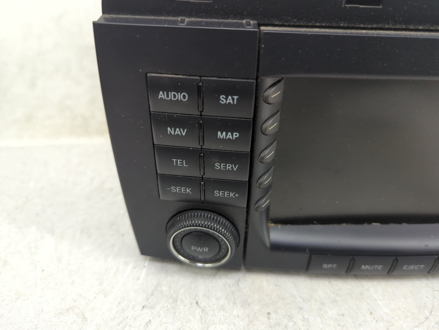 2006-2007 Mercedes-Benz R350 Radio AM FM Cd Player Receiver Replacement P/N:A2518703689 BB0640 Fits Fits 2006 2007 OEM Used 