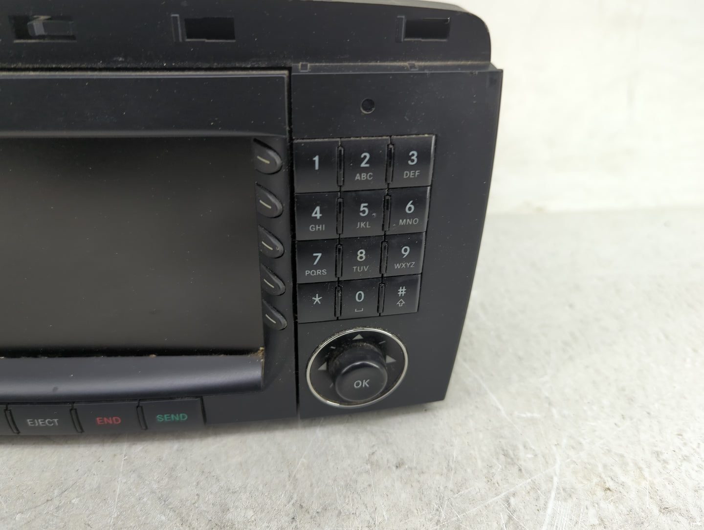 2006-2007 Mercedes-Benz R350 Radio AM FM Cd Player Receiver Replacement P/N:A2518703689 BB0640 Fits Fits 2006 2007 OEM Used 
