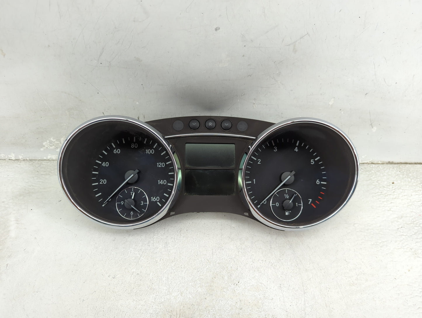 2007 Mercedes-Benz R350 Instrument Cluster Speedometer Gauges P/N:A2C53240800 A2C53168071 Miles:146K Fits OEM Used Auto Part