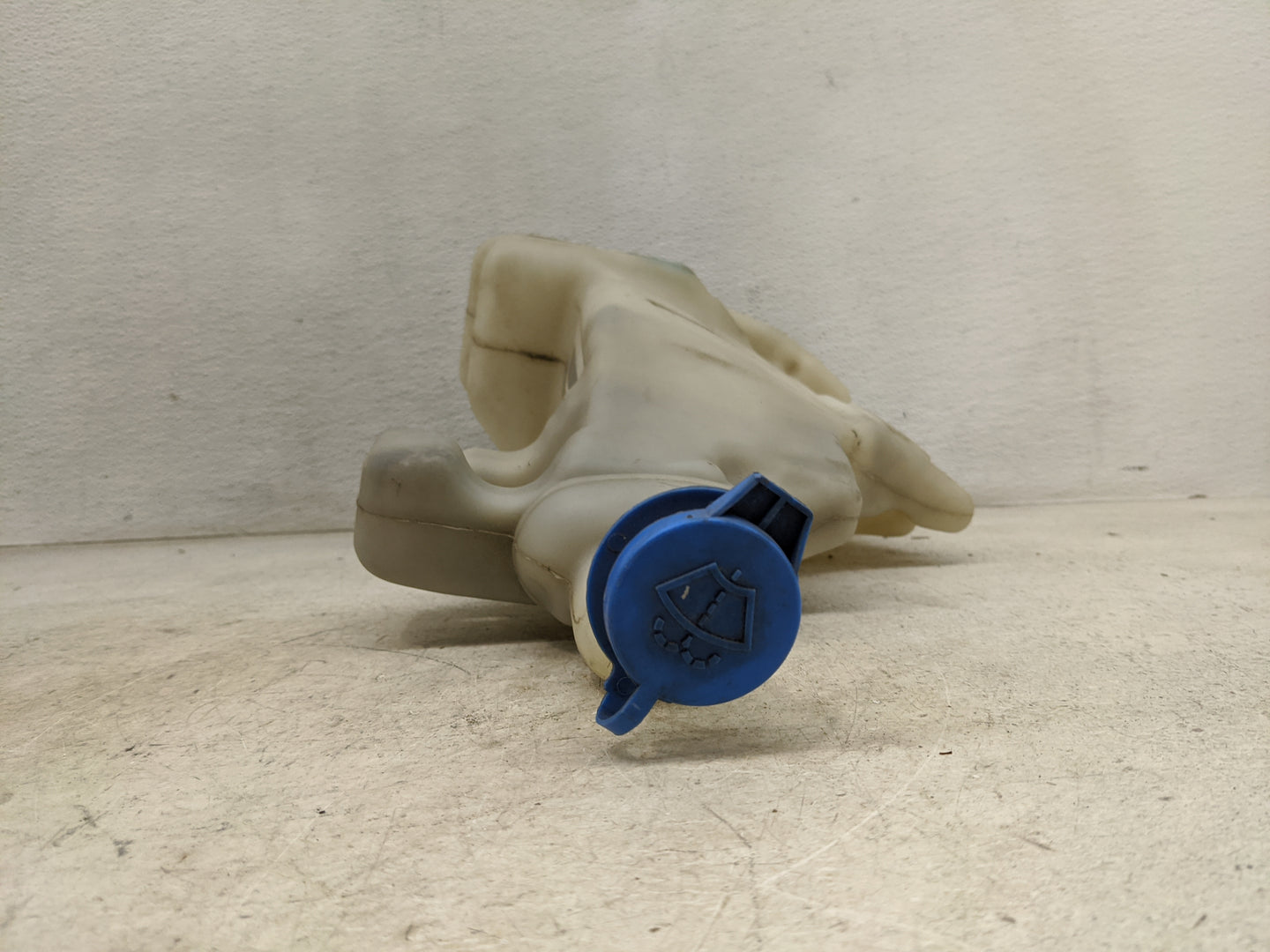 2007 Mercedes-benz R350 Windshield Washer Fluid Reservoir Bottle Oem - Oemusedautoparts1.com