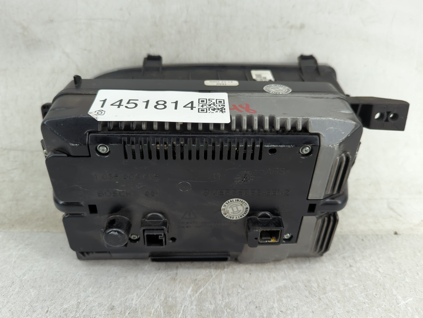 Mercedes-benz S-class Information Display Screen - Oemusedautoparts1.com