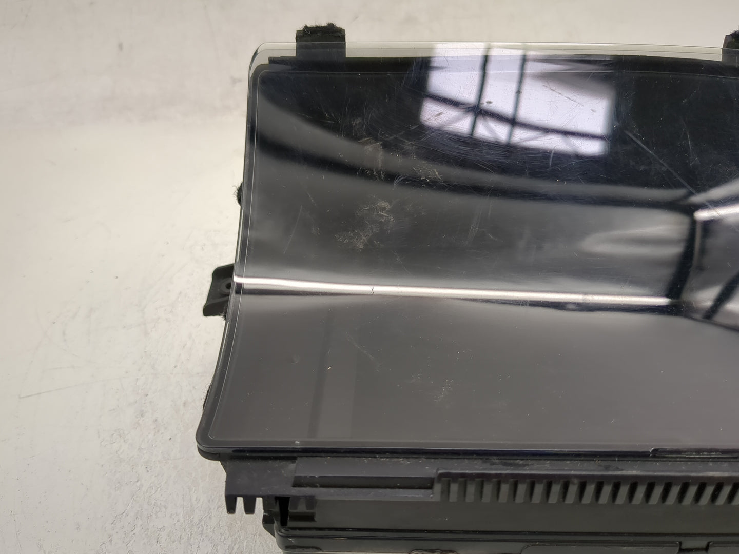 2008-2009 Mercedes-Benz S450 Radio AM FM Cd Player Receiver Replacement P/N:0 263 659 002 A221 870 87 26 Fits OEM Used Auto 