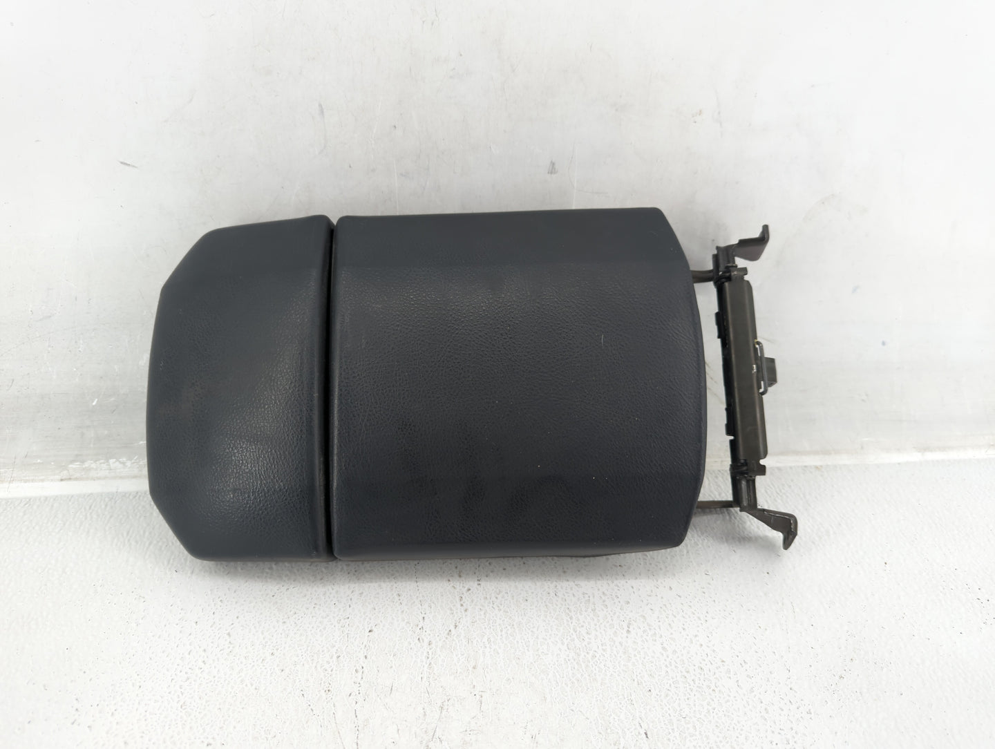 2007 Mercedes-benz S550 Center Console Armrest Cover Lid Black - Oemusedautoparts1.com