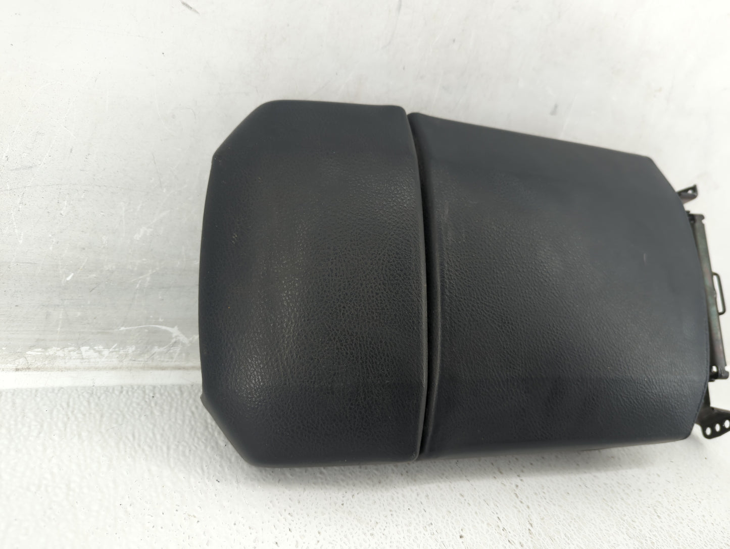 2007 Mercedes-benz S550 Center Console Armrest Cover Lid Black - Oemusedautoparts1.com