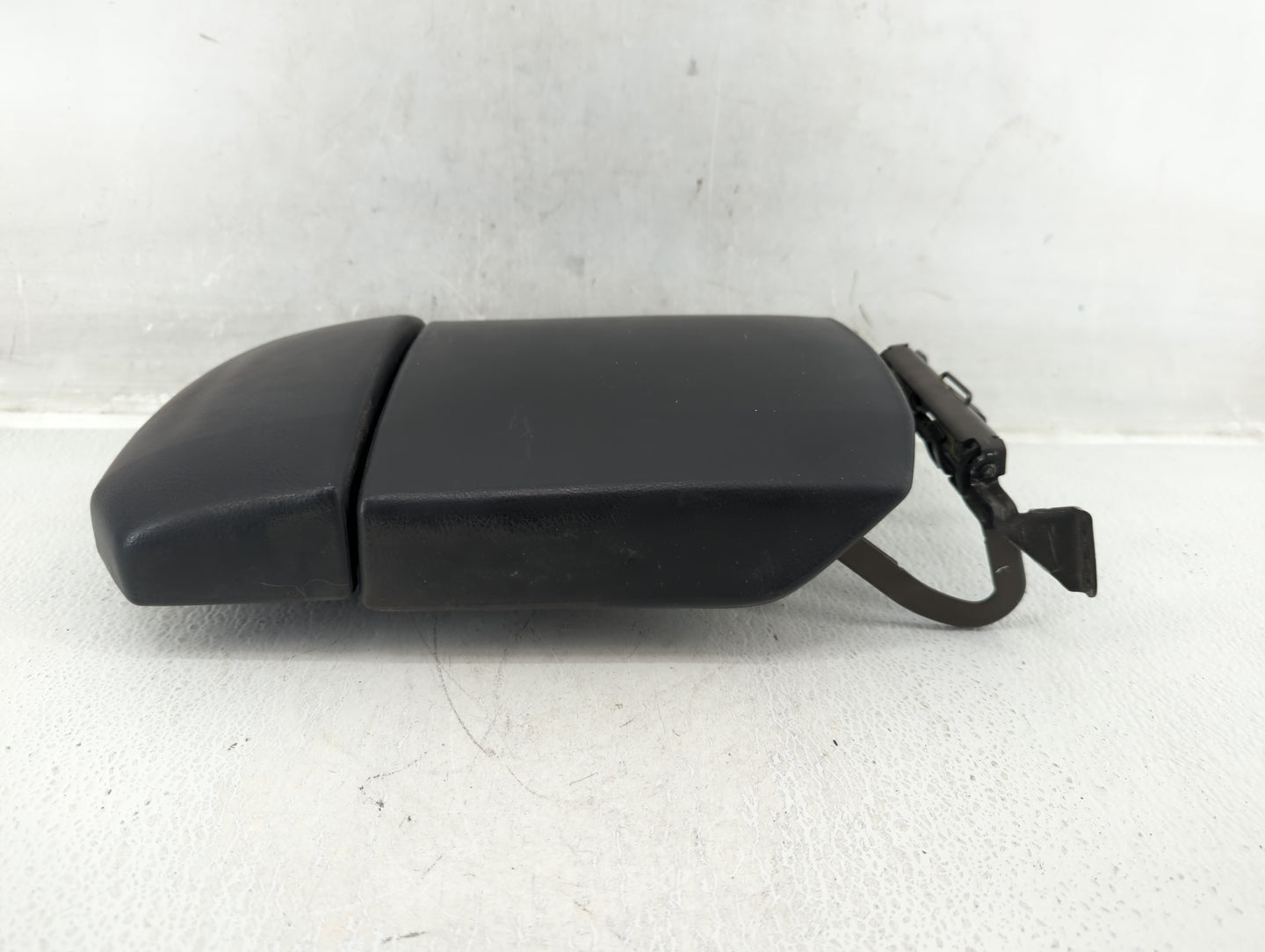2007 Mercedes-benz S550 Center Console Armrest Cover Lid Black - Oemusedautoparts1.com