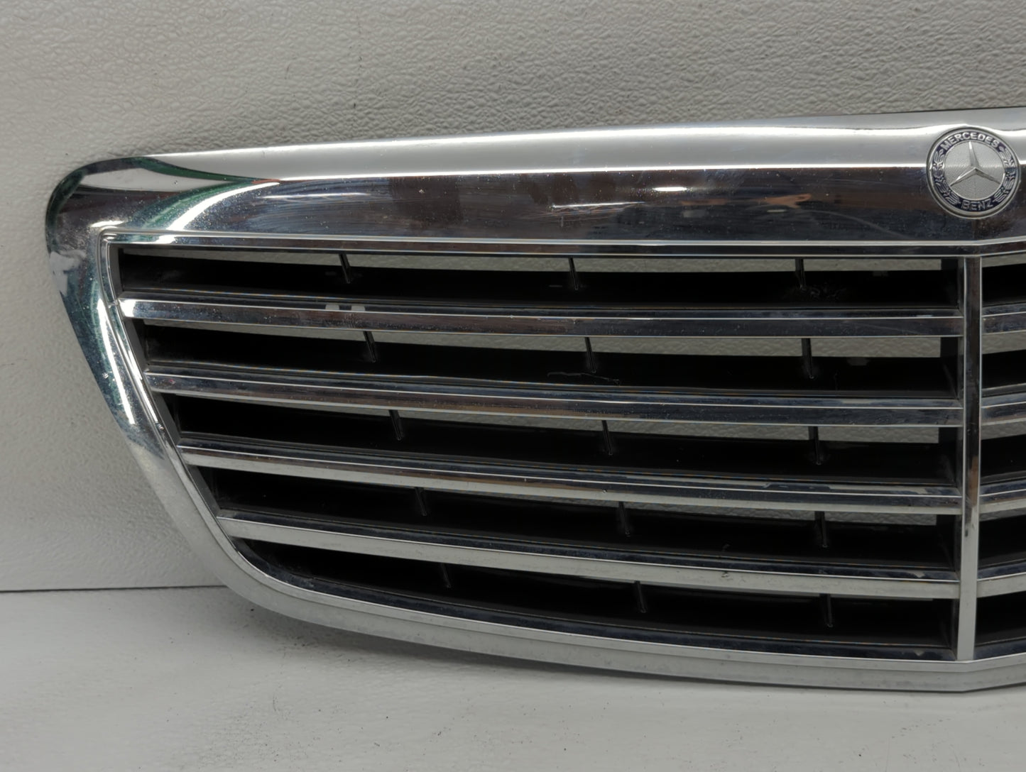 2007 Mercedes-benz Sl600 Front Grille Bumper Not Included - Oemusedautoparts1.com