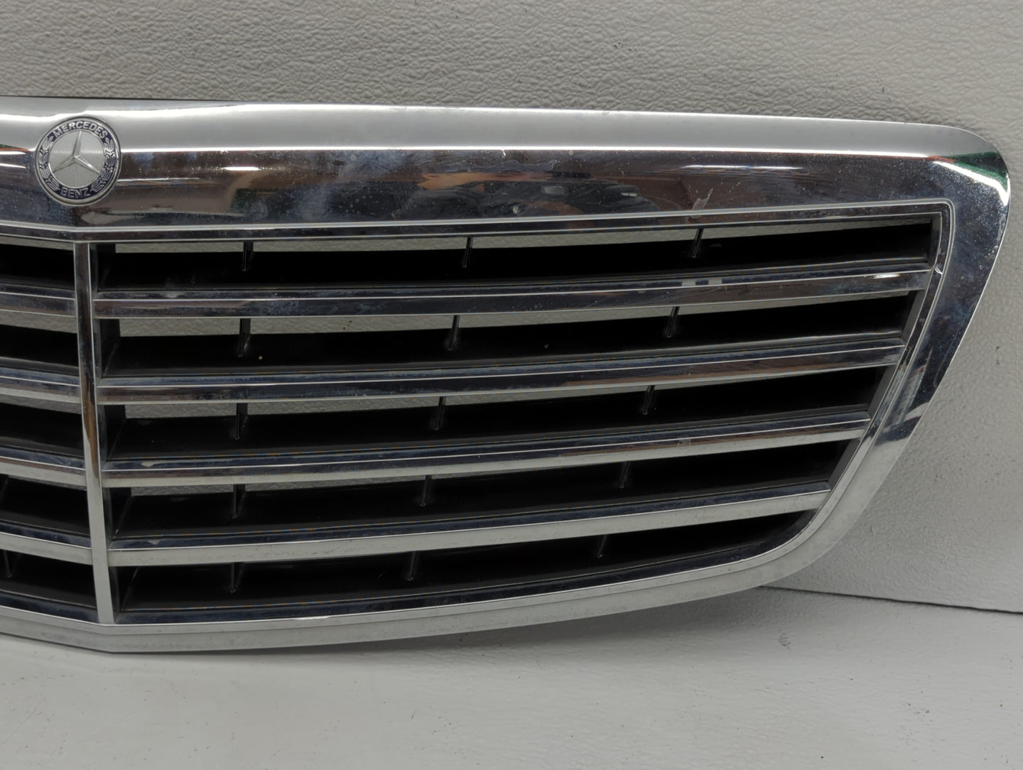 2007 Mercedes-benz Sl600 Front Grille Bumper Not Included - Oemusedautoparts1.com