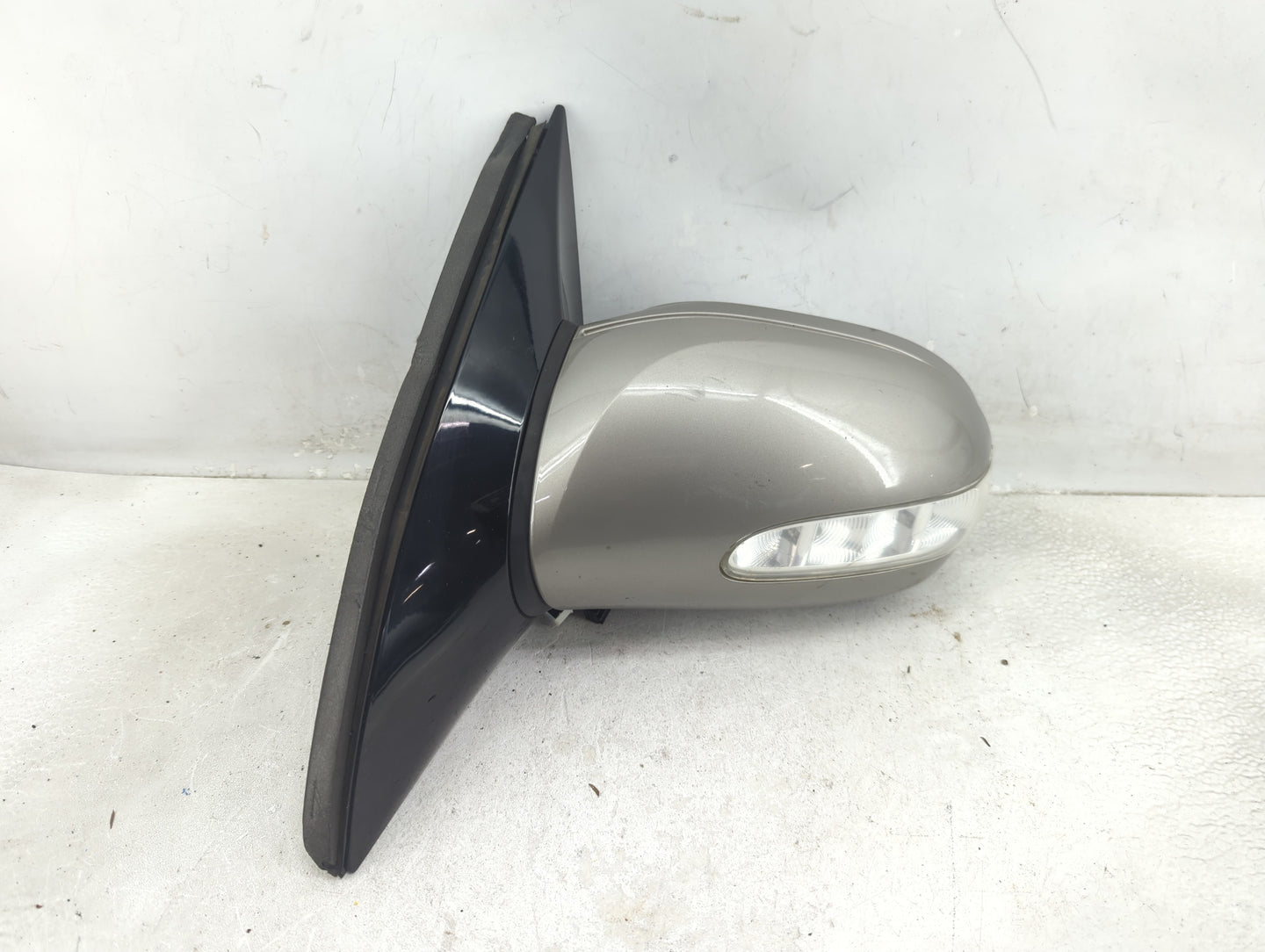 2007 Mercedes E-Class Driver Side View Mirror - Left Door Mirror OEM Used - Oemusedautoparts1.com