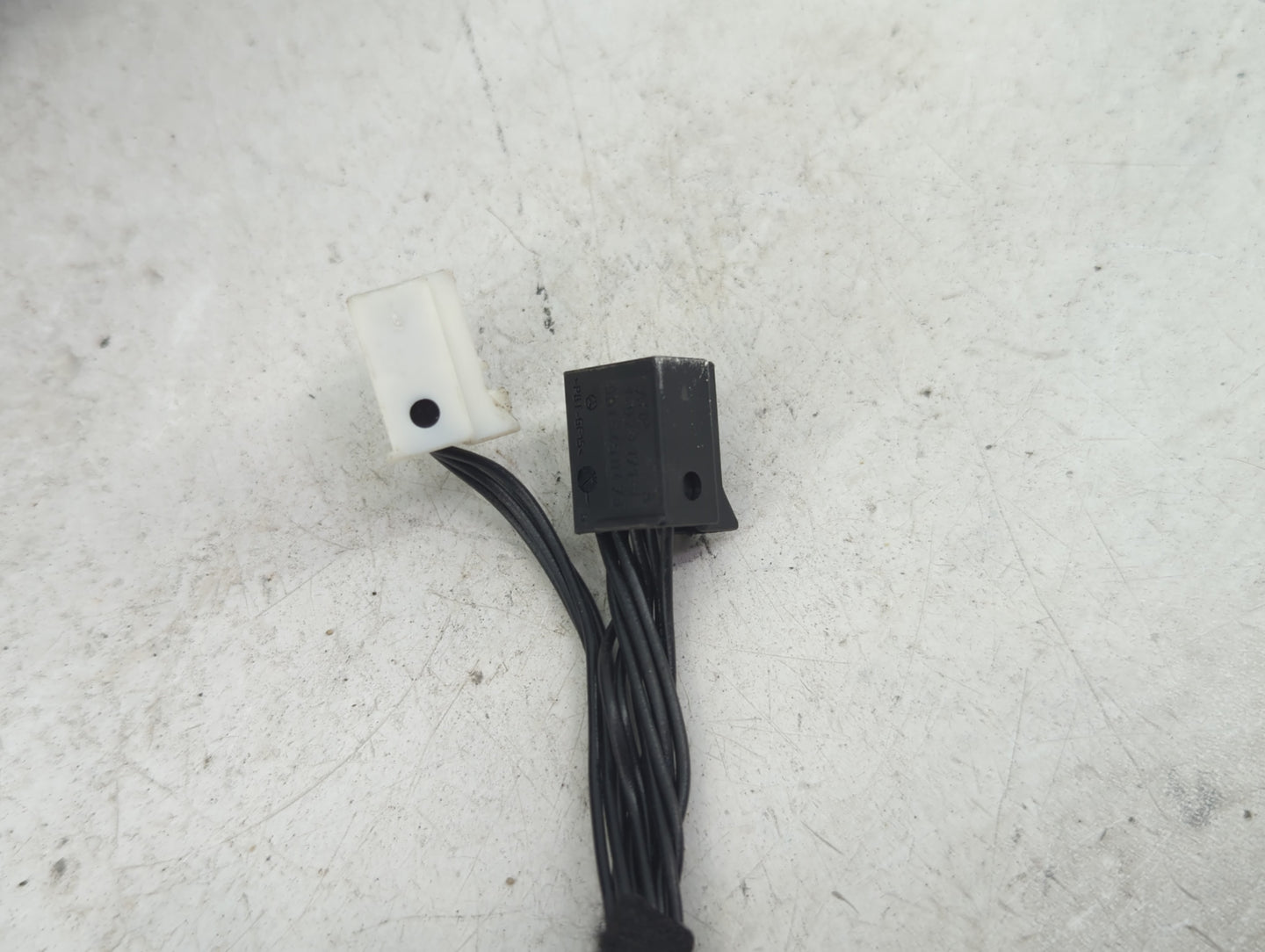 2007 Mercedes E-Class Driver Side View Mirror - Left Door Mirror OEM Used - Oemusedautoparts1.com