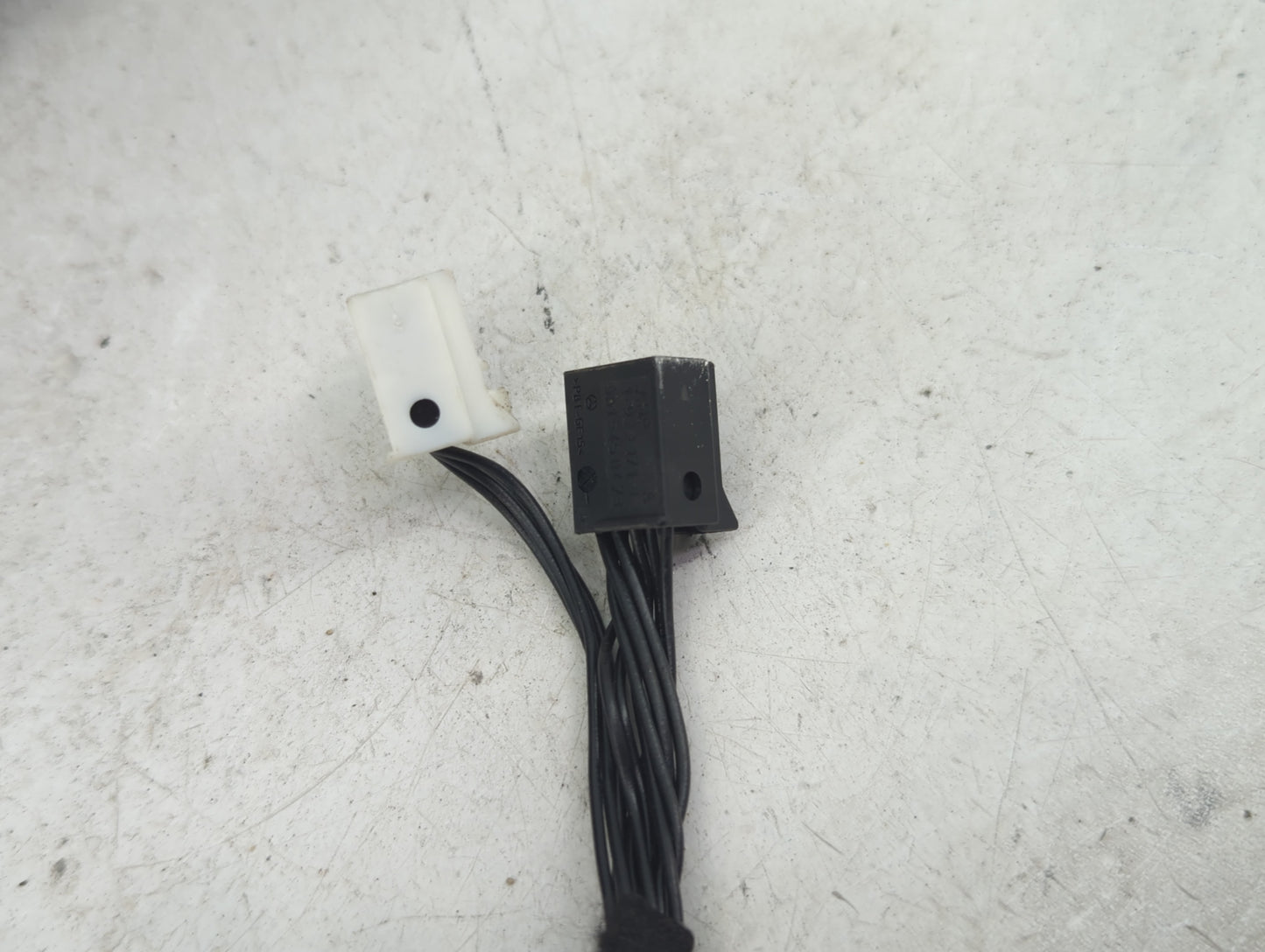 2007 Mercedes E-Class Driver Side View Mirror - Left Door Mirror OEM Used - Oemusedautoparts1.com