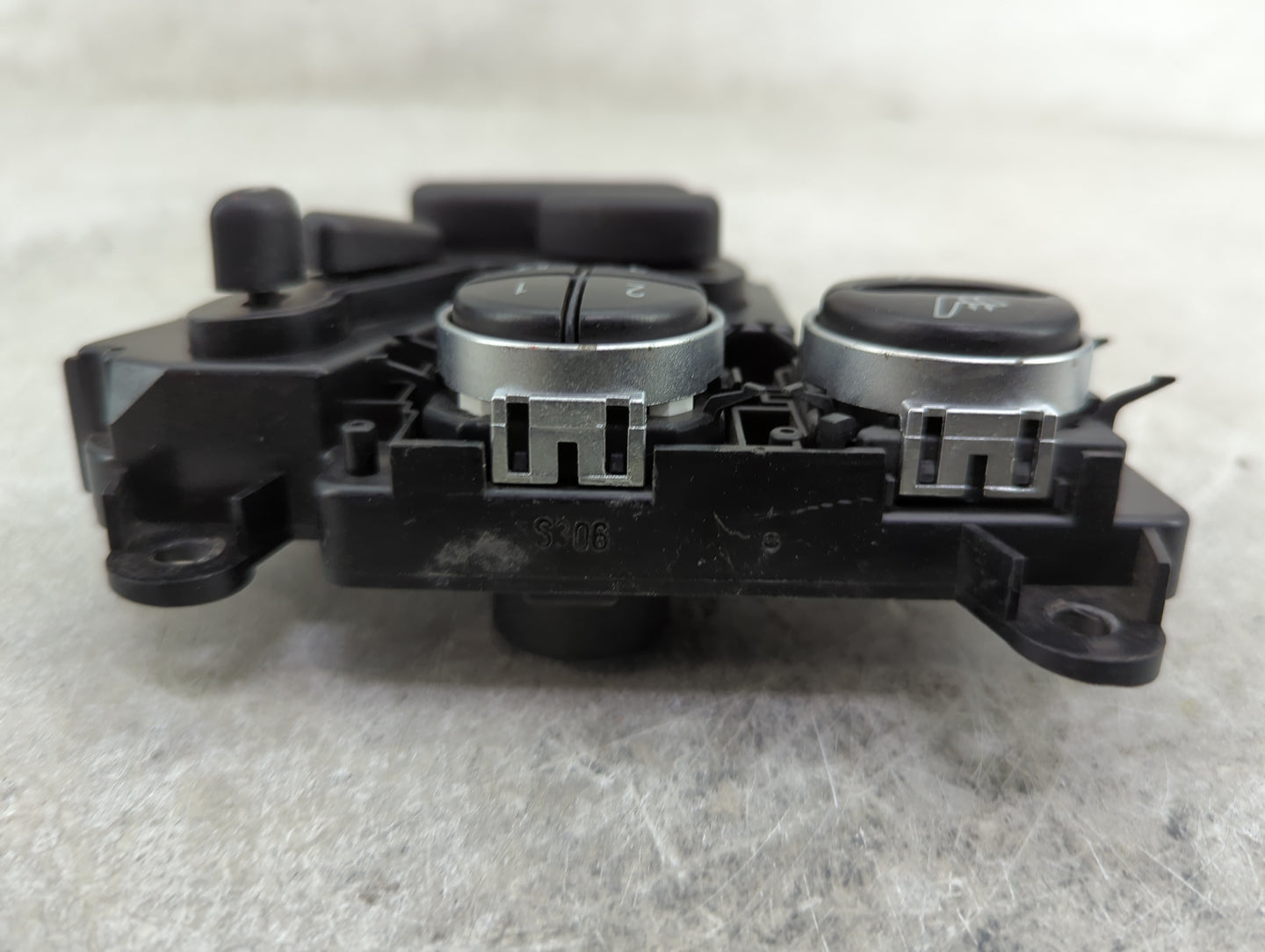 2007 Mercedes Sl550 Passenger Right Seat Switch A2308211251|566100 - Oemusedautoparts1.com