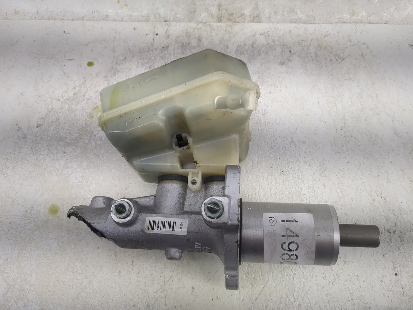 Mercedes Benz E-class Brake Master Cylinder - Oemusedautoparts1.com