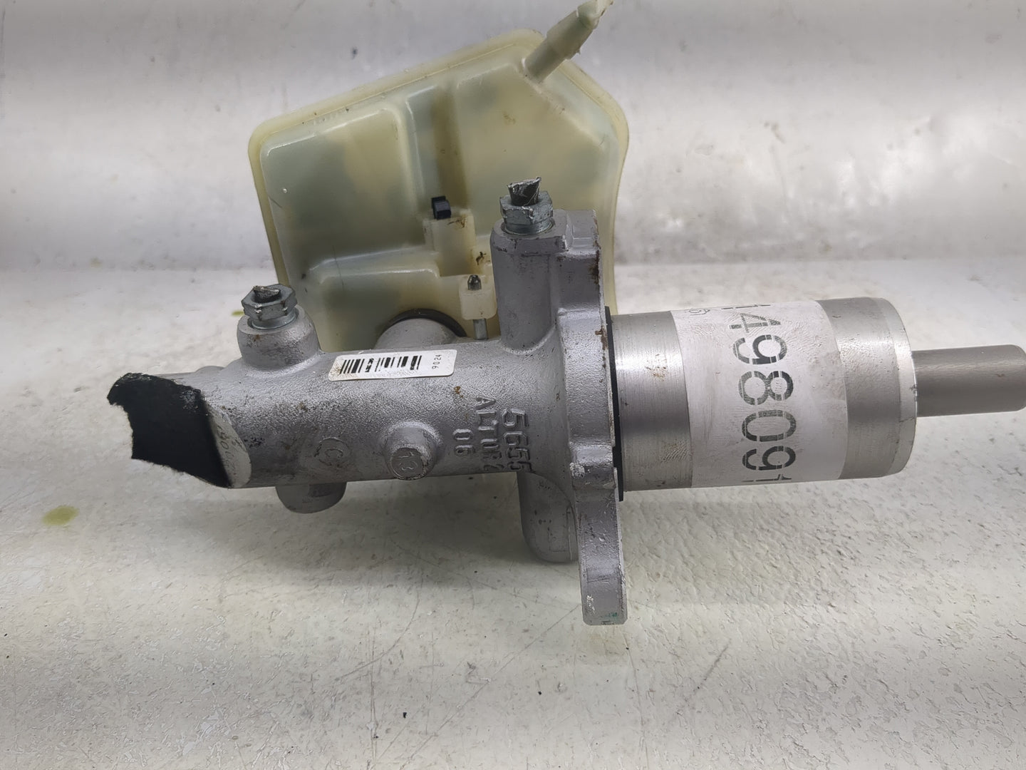 Mercedes Benz E-class Brake Master Cylinder - Oemusedautoparts1.com