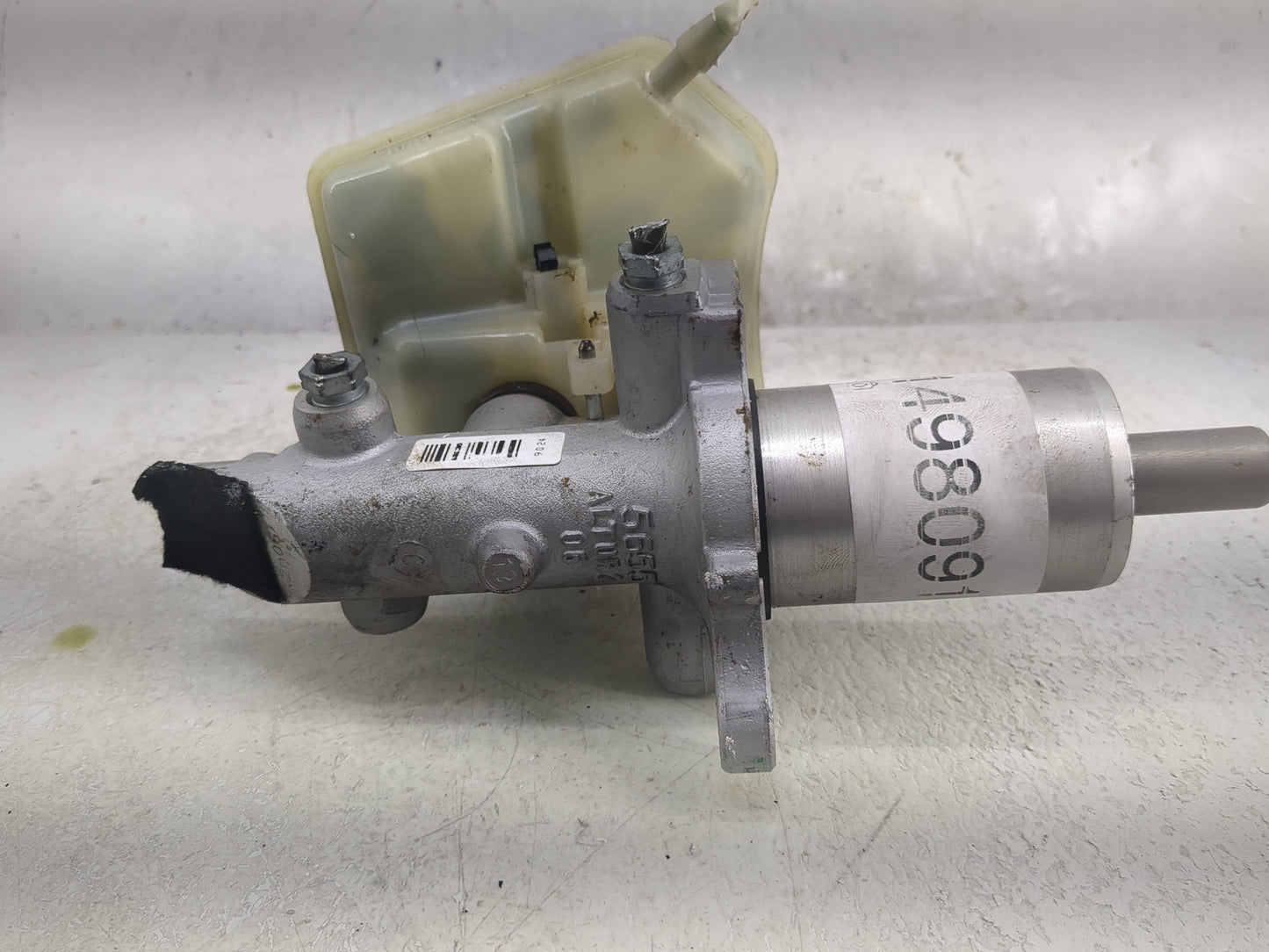 Mercedes Benz E-class Brake Master Cylinder - Oemusedautoparts1.com