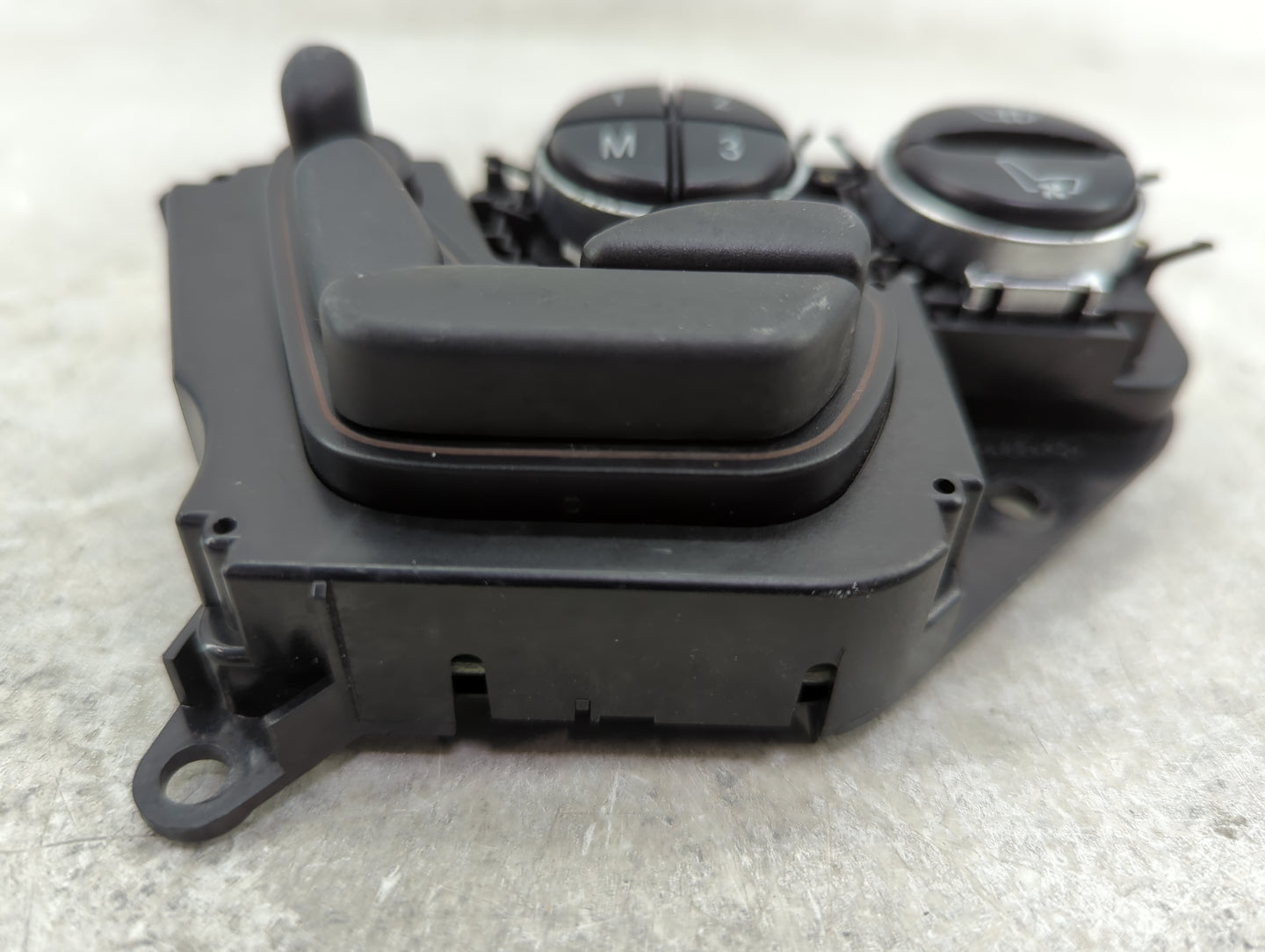 2007 Mercedes Benz Sl550 Driver Left Seat Switch - Oemusedautoparts1.com