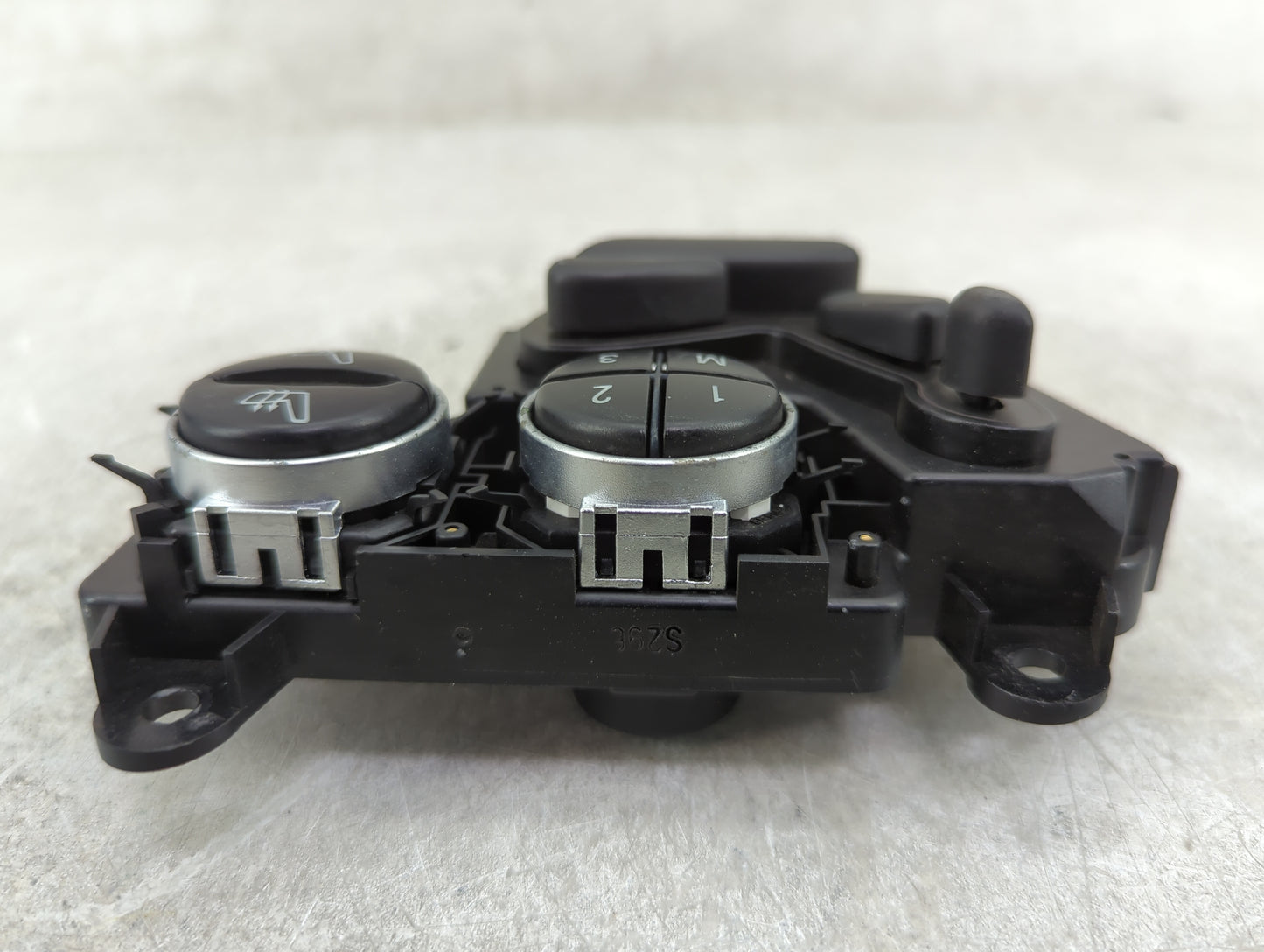 2007 Mercedes Benz Sl550 Driver Left Seat Switch - Oemusedautoparts1.com