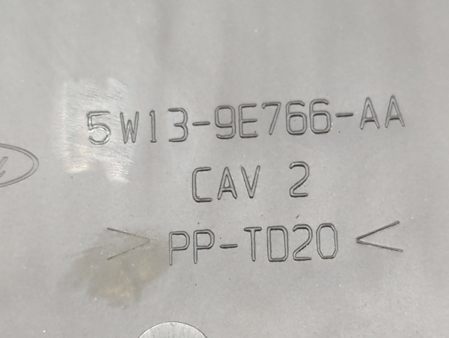 2007 Mercury Grand Marquis Engine Cover - Oemusedautoparts1.com