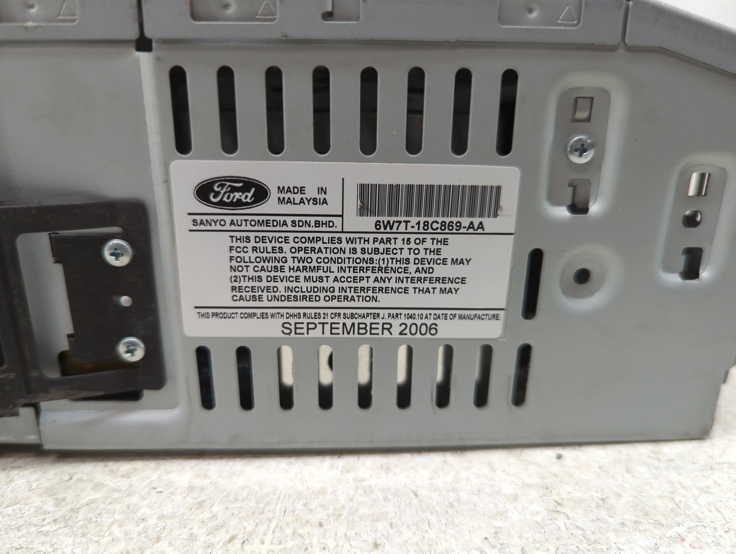 2006-2007 Mercury Grand Marquis Radio AM FM Cd Player Receiver Replacement P/N:6W7T-18C869-AA Fits Fits 2006 2007 OEM Used A