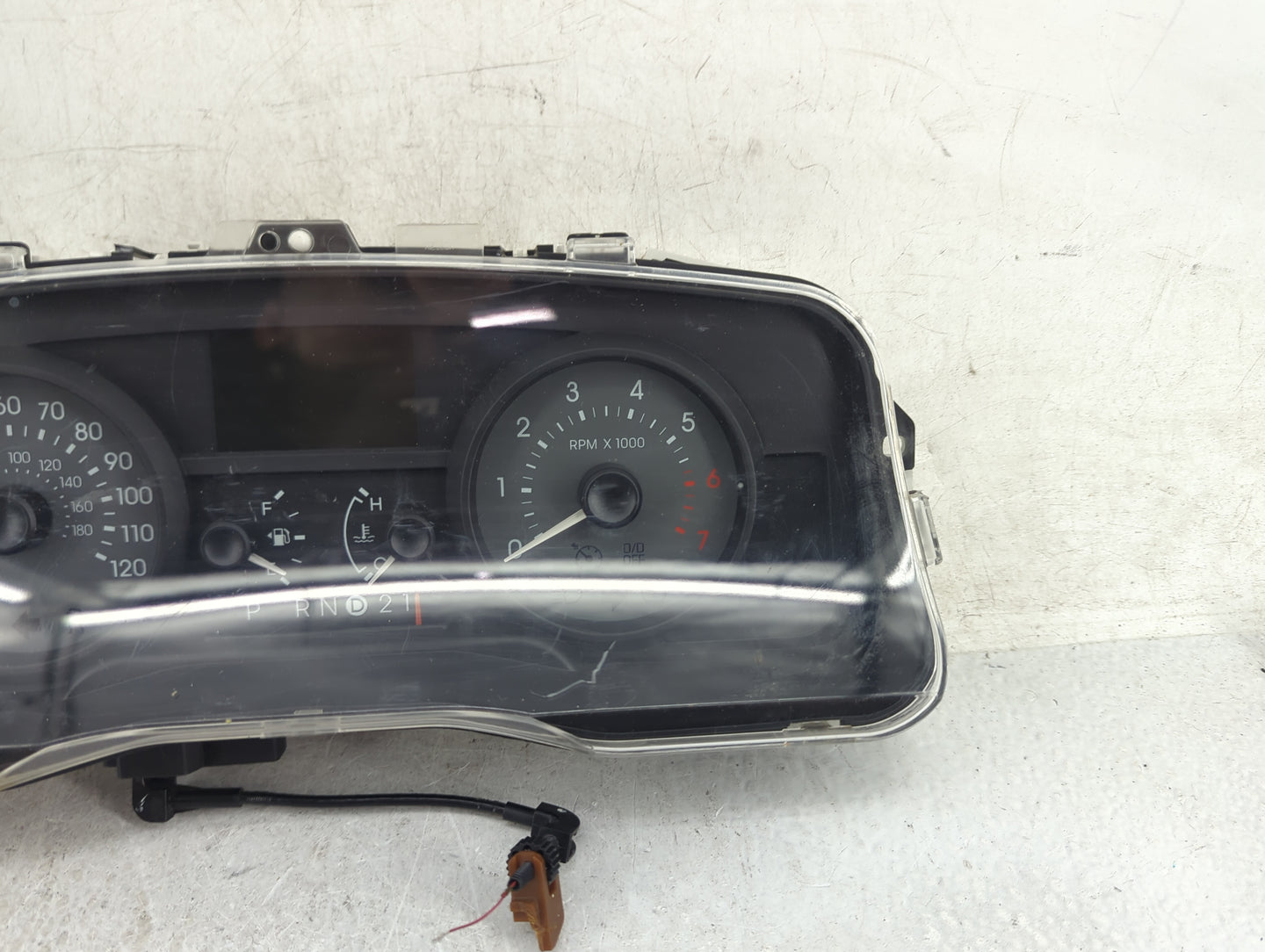 2007 Mercury Grand Marquis Instrument Cluster Speedometer Gauges P/N:6W7T-10B935-A Miles:114K Fits OEM Used Auto Parts - Oem