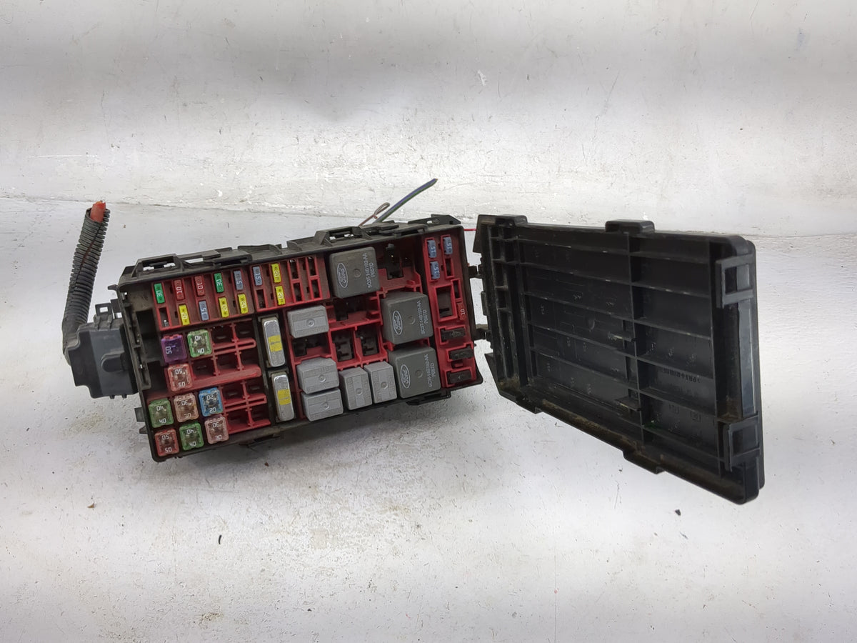 2007 Mercury Grand Marquis Fusebox Fuse Box Panel Relay Module P/N:4L3T-14A003-AA 5C3T-14B192-AA Fits OEM Used Auto Parts - 