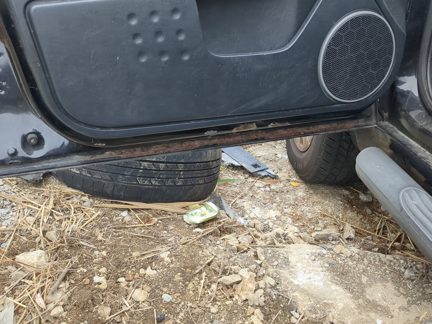 2005-2007 Mercury Mariner Driver Front Door Oem 1211060 - Oemusedautoparts1.com
