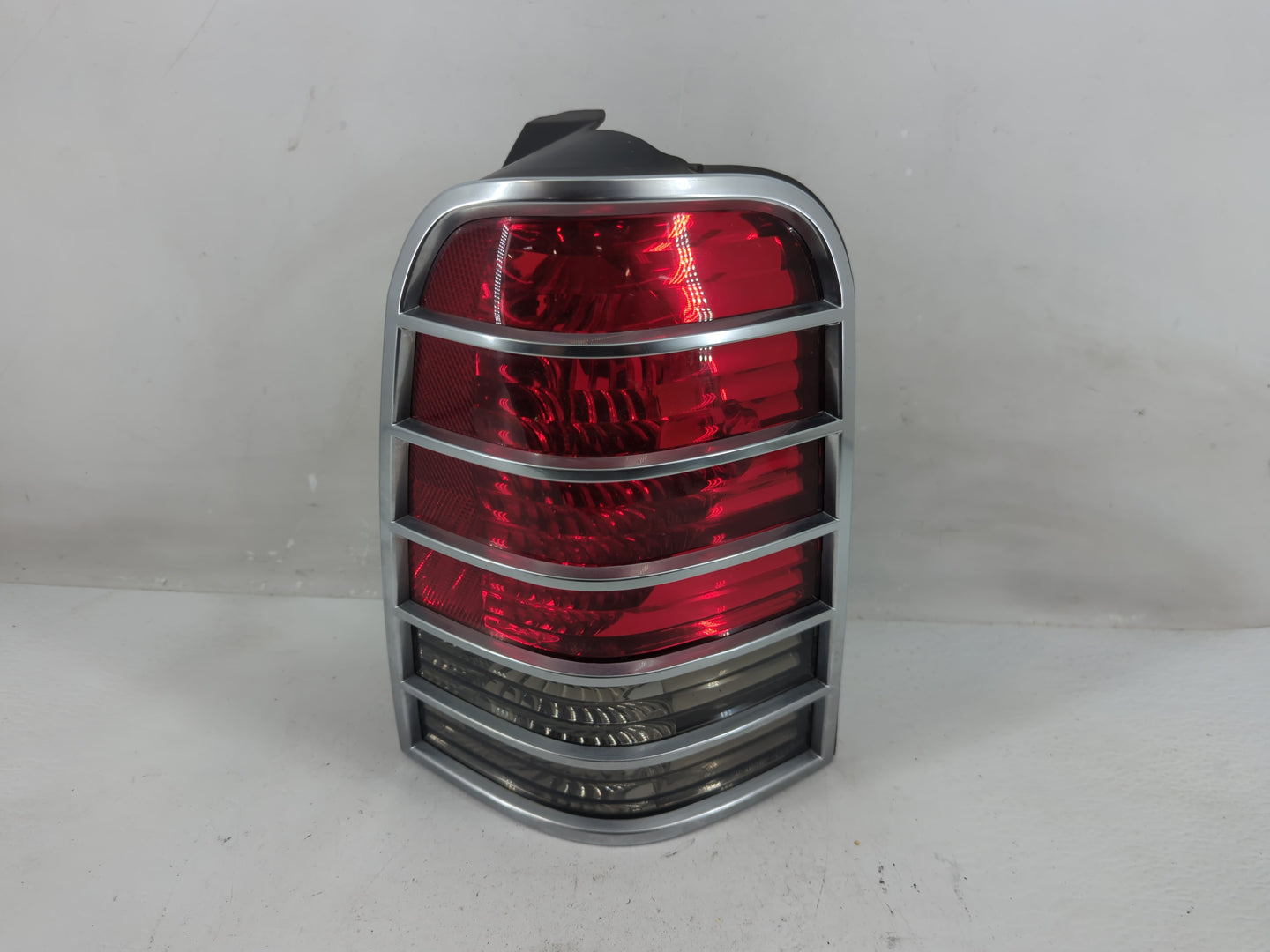 2005-2007 Mercury Mariner Tail Light Assembly Passenger Right OEM Fits Fits 2005 2006 2007 OEM Used Auto Parts - Oemusedauto