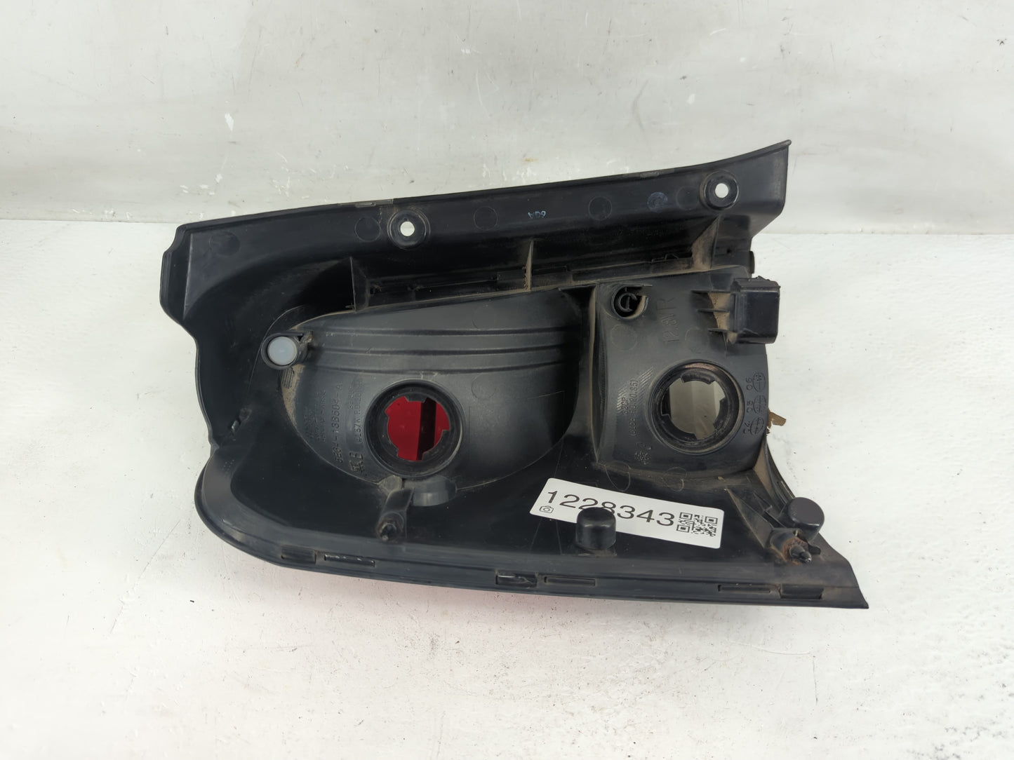 2005-2007 Mercury Mariner Tail Light Assembly Passenger Right OEM Fits Fits 2005 2006 2007 OEM Used Auto Parts - Oemusedauto