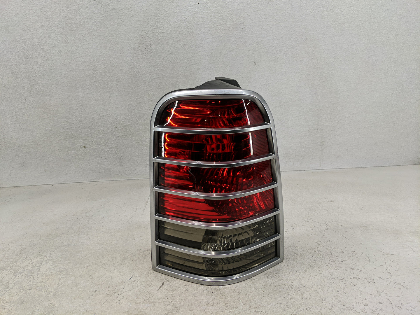 2005-2007 Mercury Mariner Tail Light Assembly Driver Left OEM P/N:5E64-13B505-A Fits Fits 2005 2006 2007 OEM Used Auto Parts
