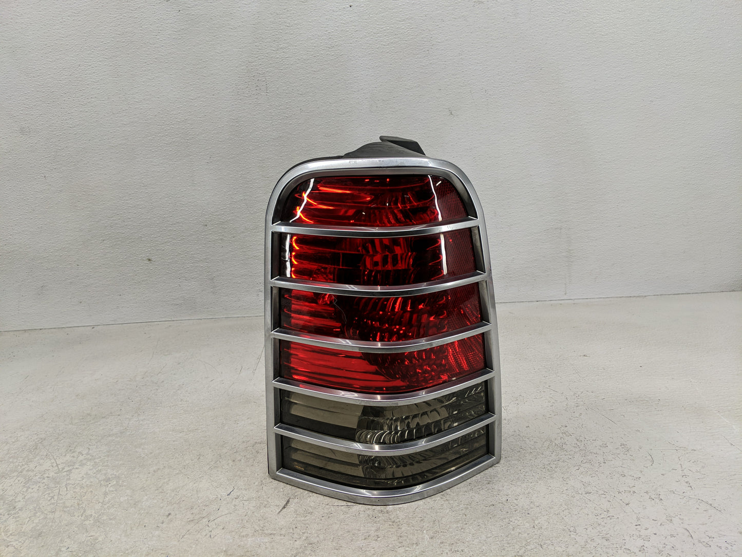 2005-2007 Mercury Mariner Tail Light Assembly Driver Left OEM P/N:5E64-13B505-A Fits Fits 2005 2006 2007 OEM Used Auto Parts