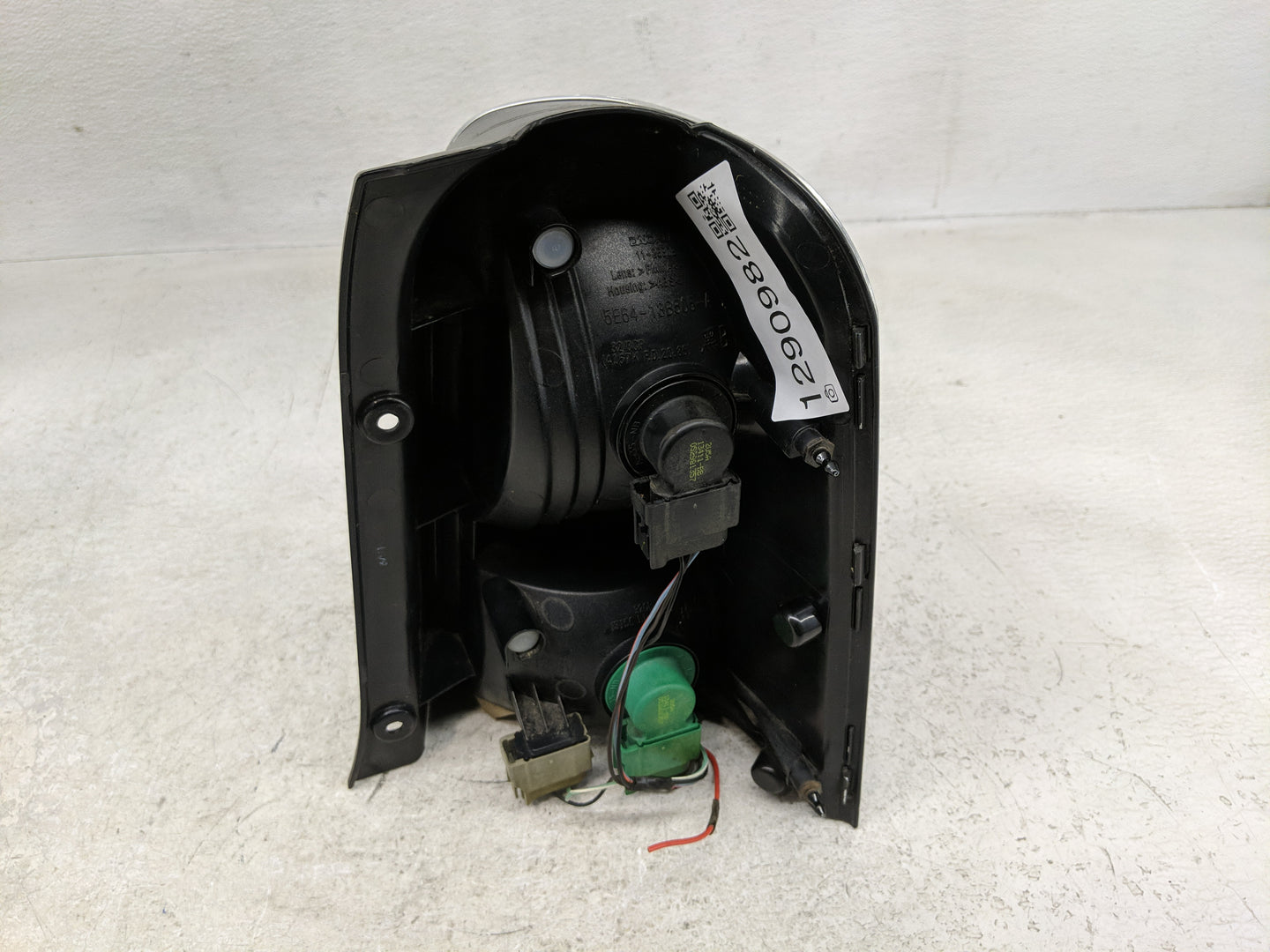 2005-2007 Mercury Mariner Tail Light Assembly Driver Left OEM P/N:5E64-13B505-A Fits Fits 2005 2006 2007 OEM Used Auto Parts