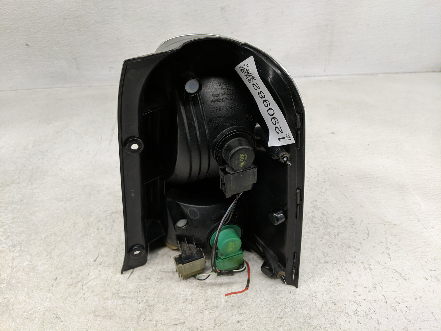 2005-2007 Mercury Mariner Tail Light Assembly Driver Left OEM P/N:5E64-13B505-A Fits Fits 2005 2006 2007 OEM Used Auto Parts