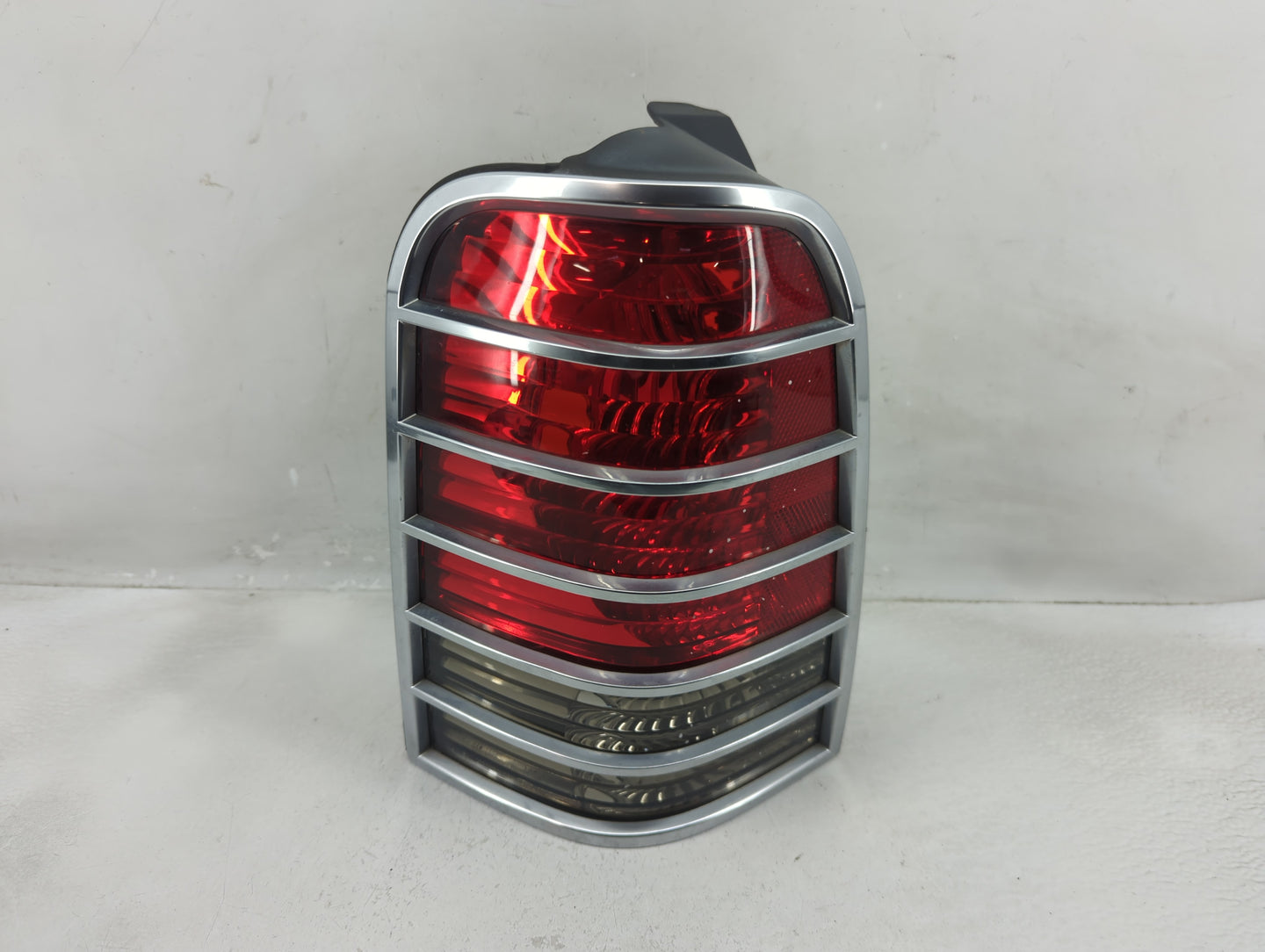 2005-2007 Mercury Mariner Tail Light Assembly Driver Left OEM P/N:5E64-13B505-A Fits Fits 2005 2006 2007 OEM Used Auto Parts