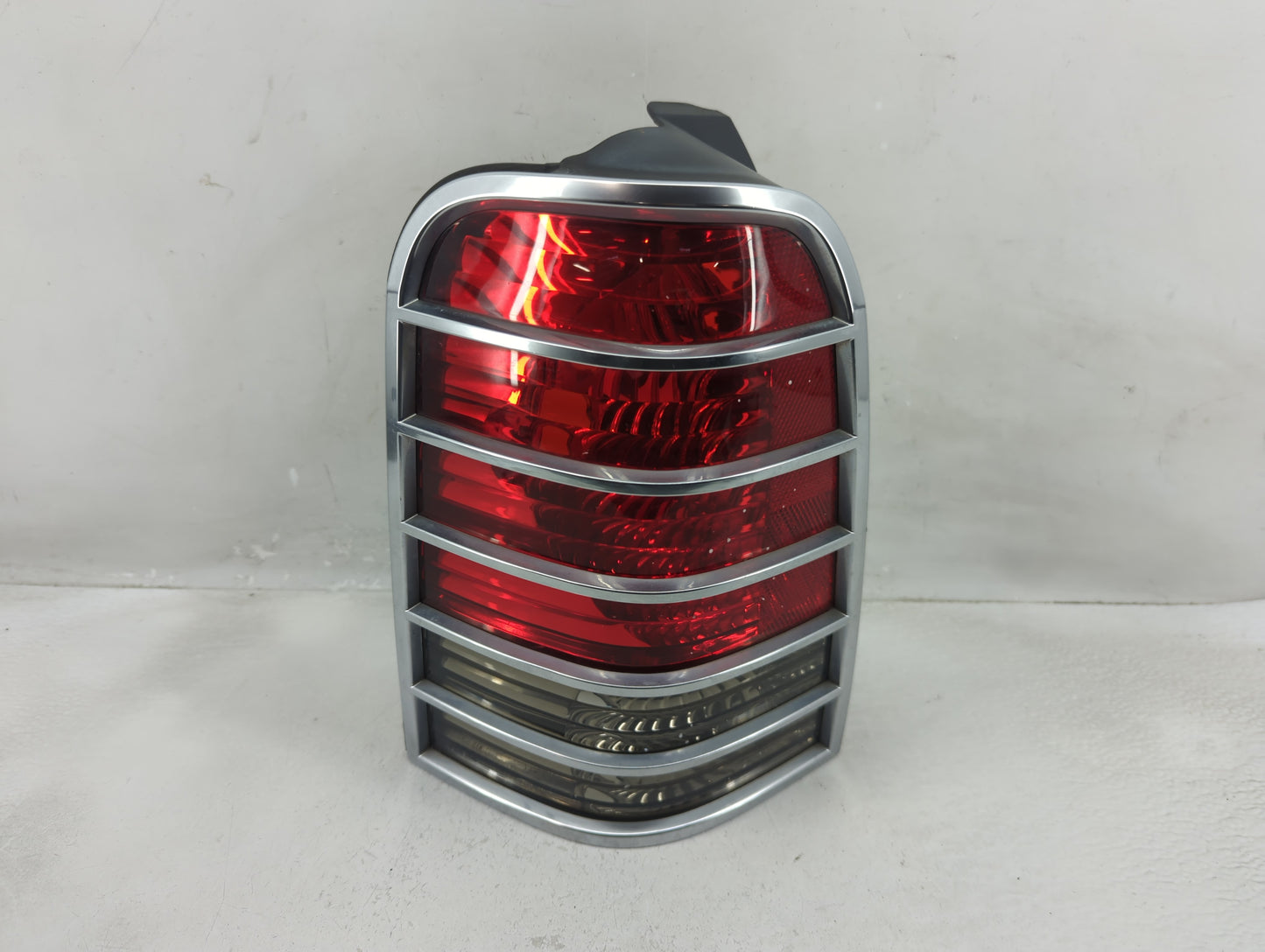 2005-2007 Mercury Mariner Tail Light Assembly Driver Left OEM P/N:5E64-13B505-A Fits Fits 2005 2006 2007 OEM Used Auto Parts