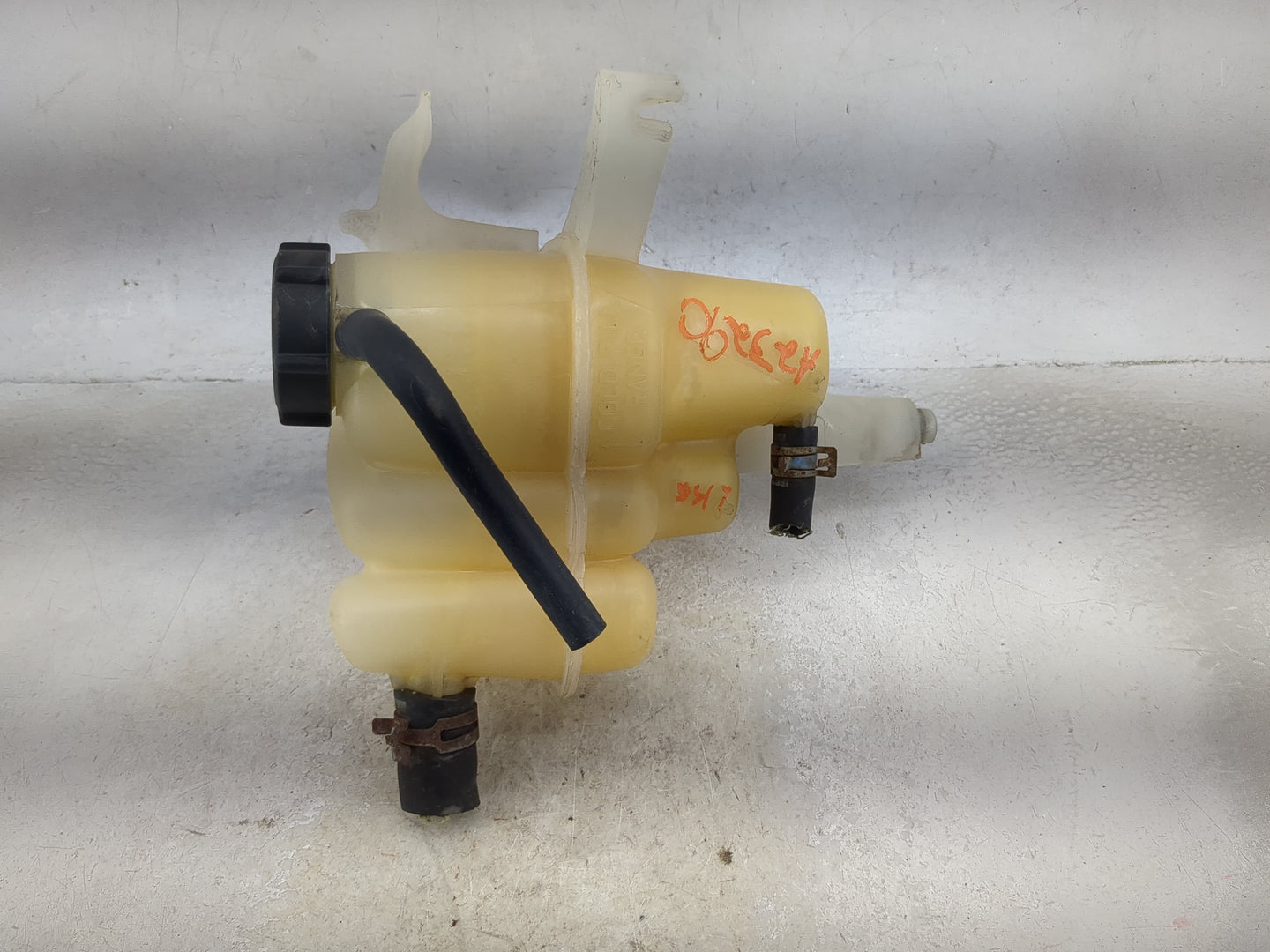 2005 Mercury Mariner Radiator Coolant Overflow Expansion Tank Bottle 1494675 - Oemusedautoparts1.com