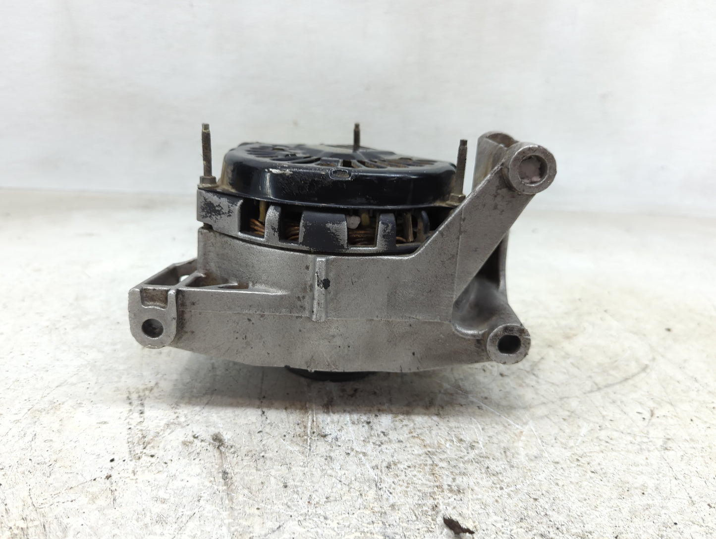 2005-2007 Mercury Mariner Alternator Replacement Generator Charging Assembly Engine OEM Fits Fits 2005 2006 2007 OEM Used Au