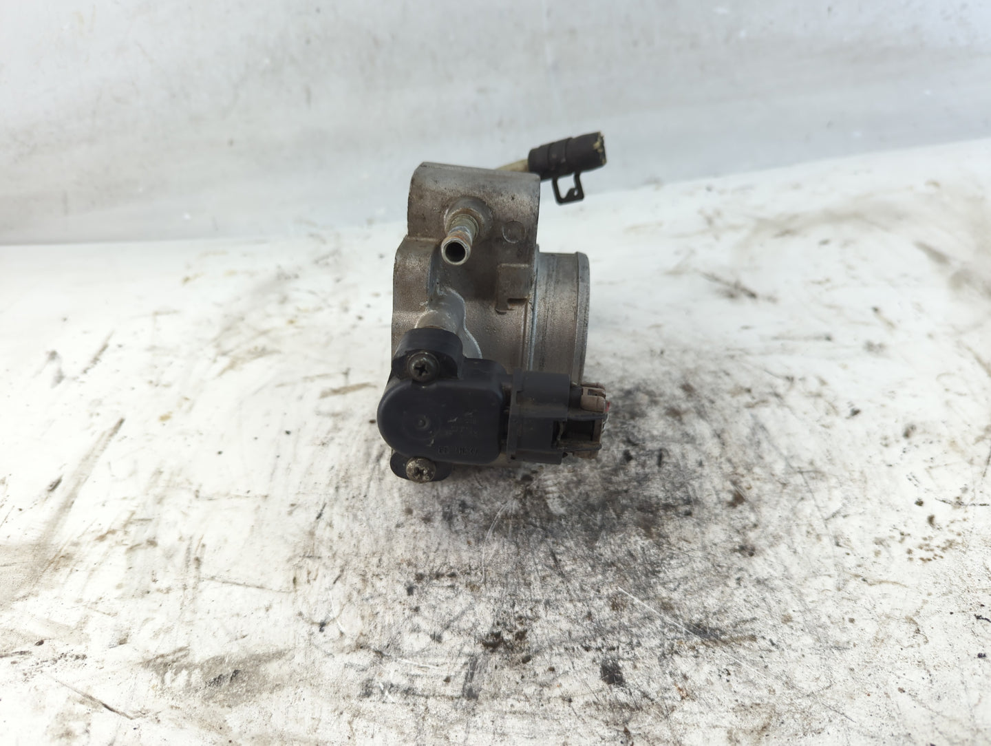 2005-2008 Mercury Mariner Throttle Body P/N:F5FF 9B989 BB Fits Fits 2005 2006 2007 2008 OEM Used Auto Parts - Oemusedautopar