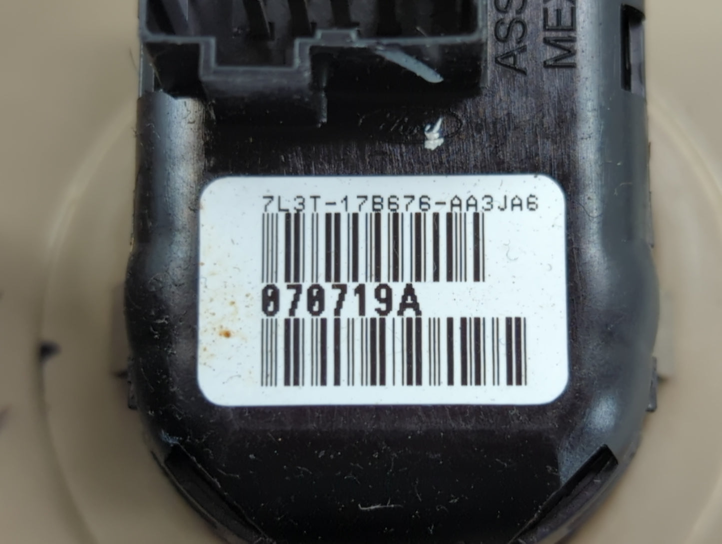 2006-2007 Mercury Milan Master Power Window Switch Replacement Driver Side Left P/N:7L3T-17B676-AA3 Fits OEM Used Auto Parts